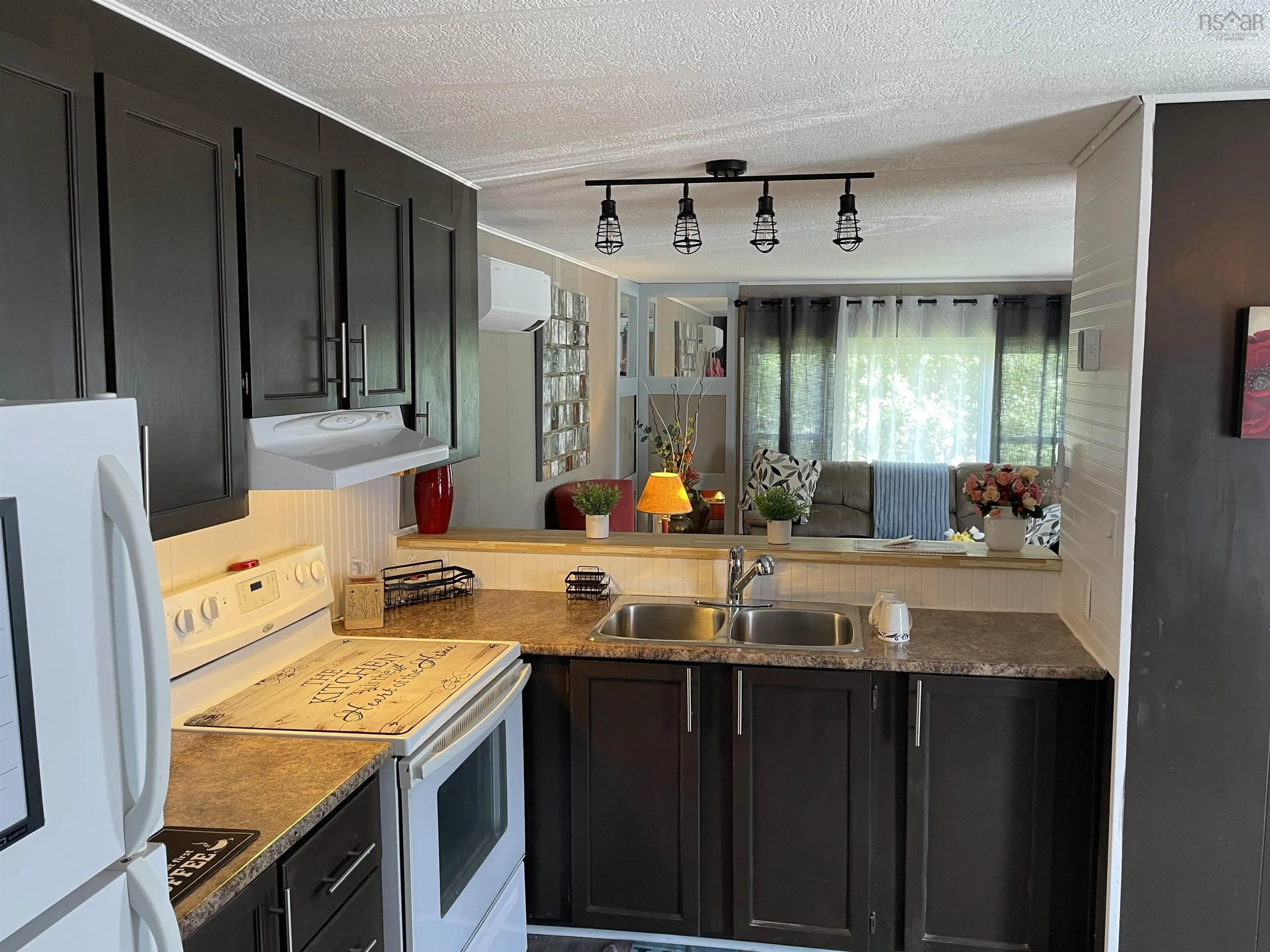 3739 New Waterford Highway, New Victoria, NS B1H 5B8, 3 Bedrooms Bedrooms, ,1 BathroomBathrooms,Residential,For Sale,New Waterford Highway,202518947