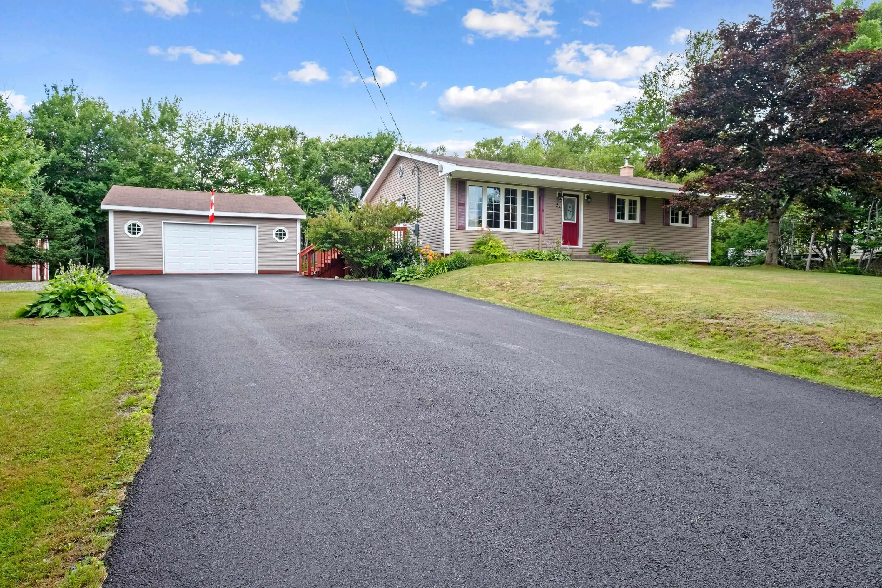 26 Kytes Hill Drive, Grand Lake Road, NS B1M 1A7, 4 Bedrooms Bedrooms, ,2 BathroomsBathrooms,Residential,For Sale,Kytes Hill Drive,202518924