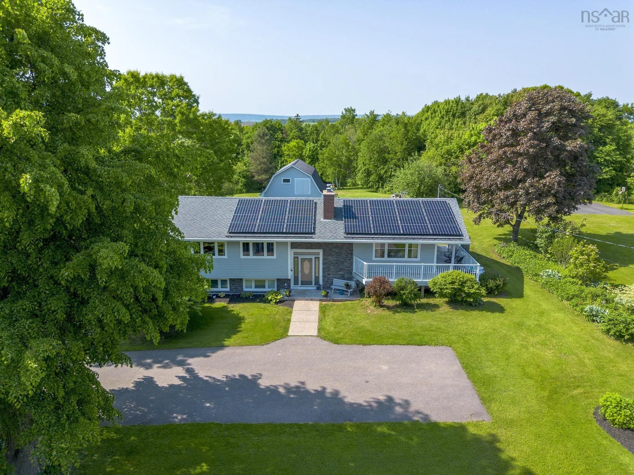 9521 Commercial Street, New Minas, NS B4N 3G3, 5 Bedrooms Bedrooms, ,2 BathroomsBathrooms,Residential,For Sale,Commercial,202514386