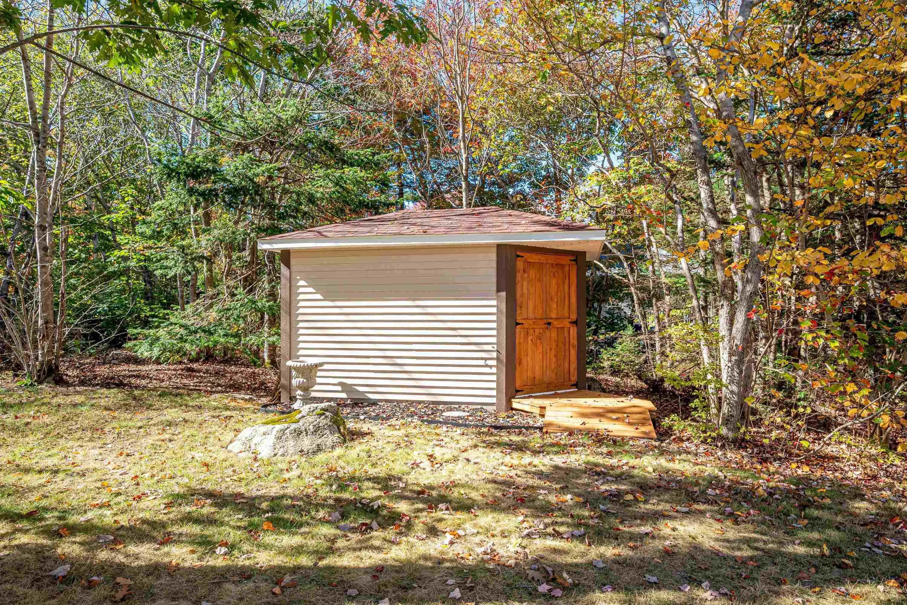 9 Haliburton Crescent, Stillwater Lake, NS B3Z 1P1, 4 Bedrooms Bedrooms, ,4 BathroomsBathrooms,Residential,For Sale,Haliburton,202525676