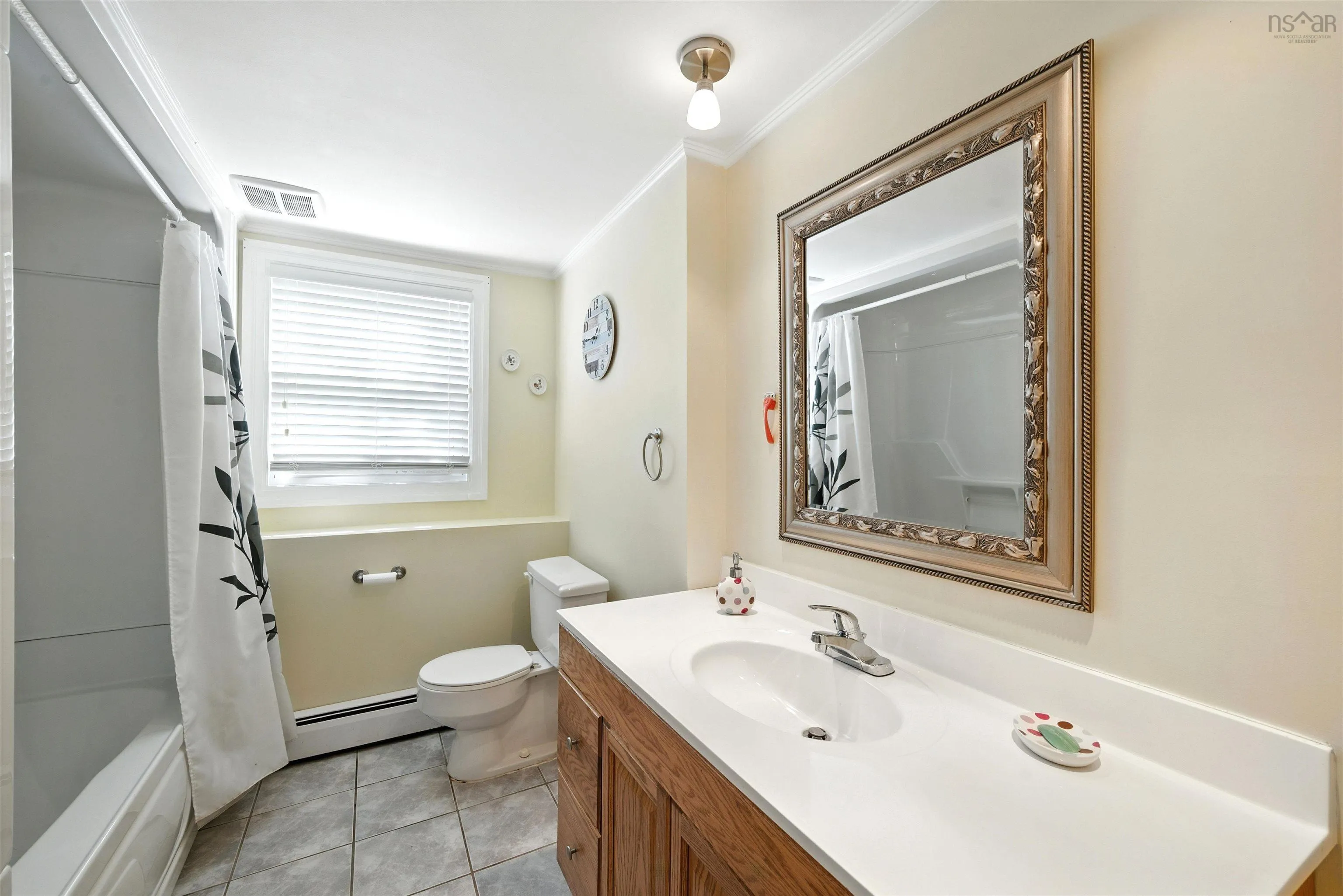 22 Lochburn Lane, Dartmouth, NS B2X 2T9, 4 Bedrooms Bedrooms, ,2 BathroomsBathrooms,Residential,For Sale,Lochburn,202523558