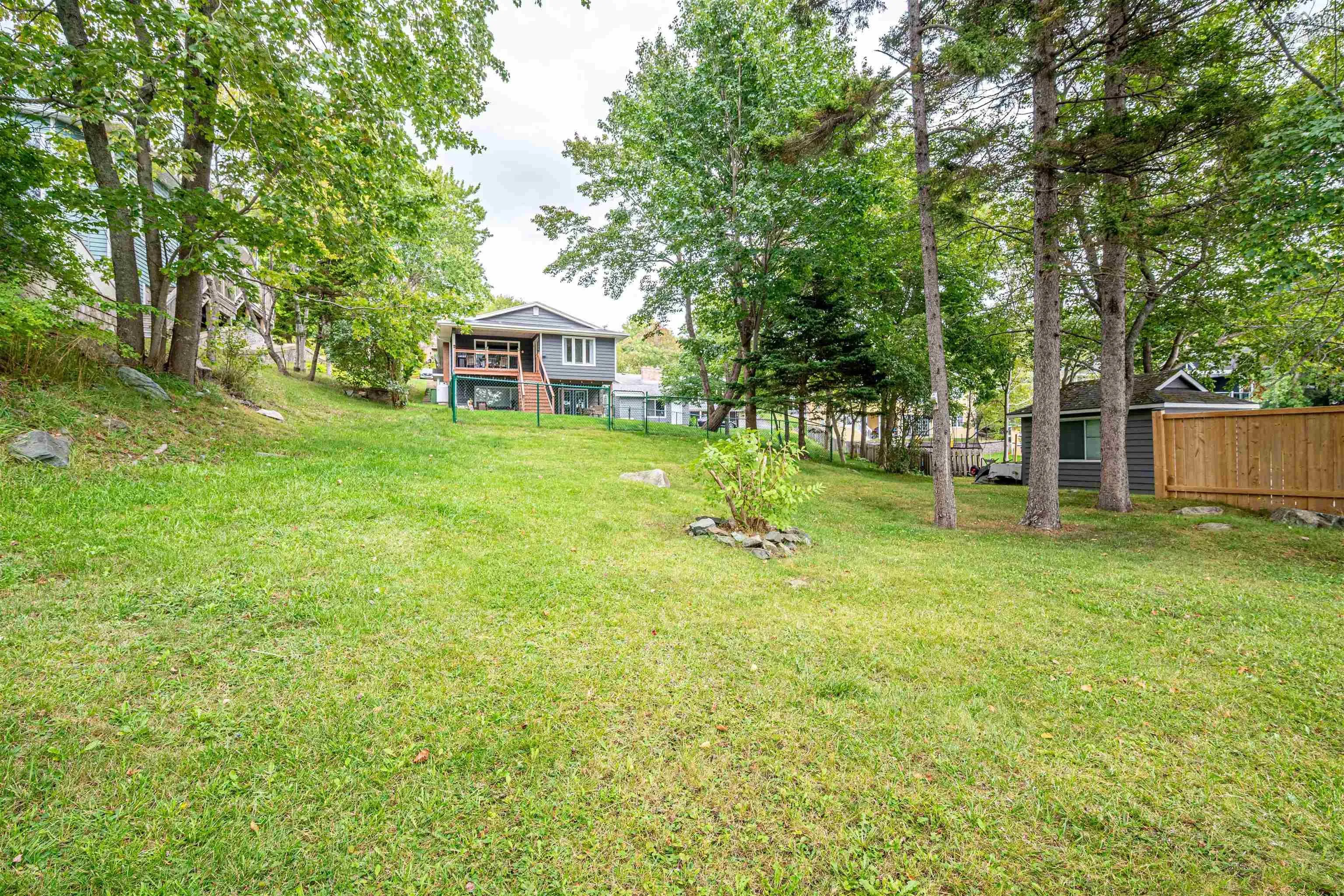 22 Lochburn Lane, Dartmouth, NS B2X 2T9, 4 Bedrooms Bedrooms, ,2 BathroomsBathrooms,Residential,For Sale,Lochburn,202523558