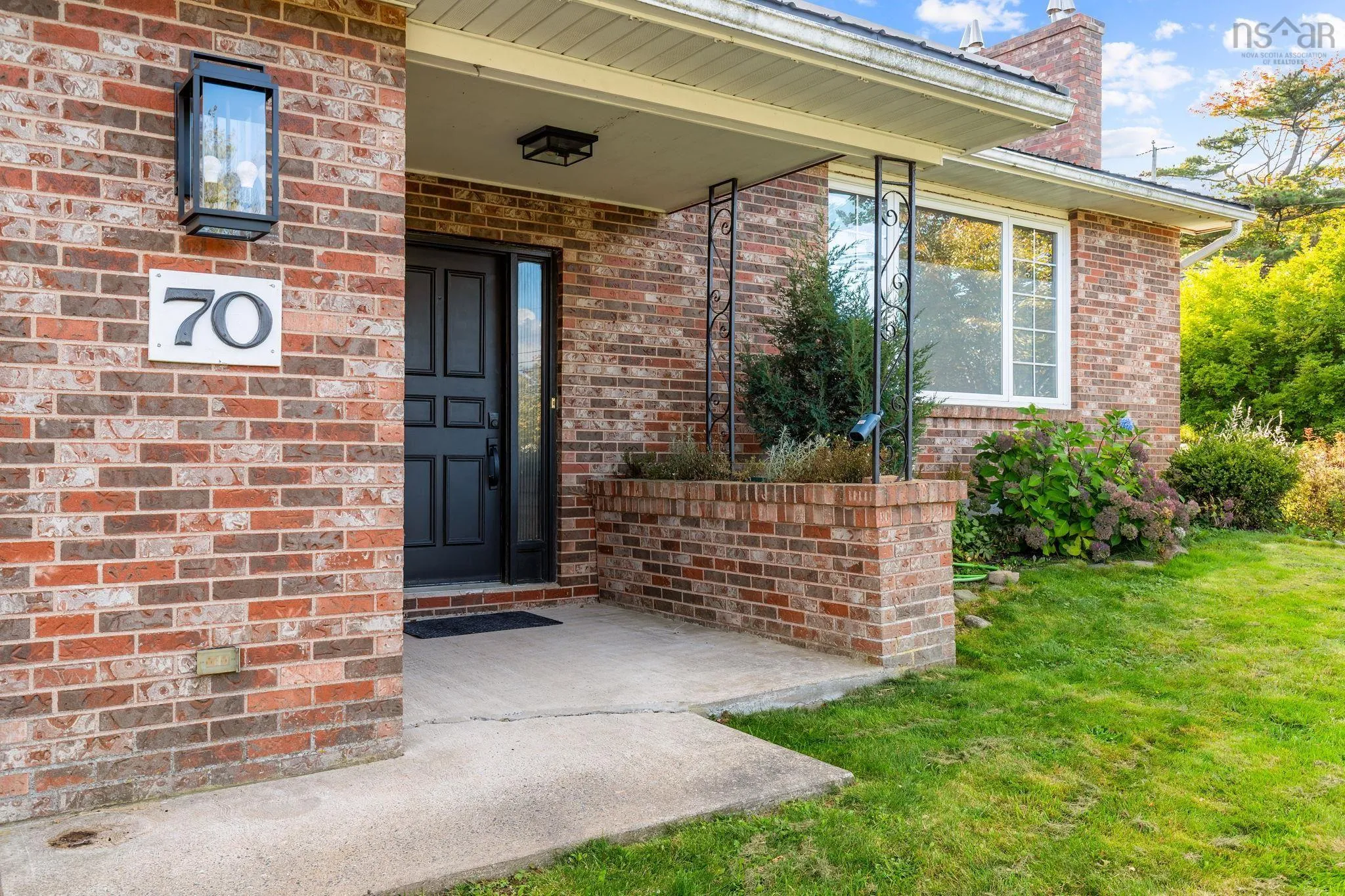 70 Sunrise Hill, Bedford, NS B4A 1V2, 3 Bedrooms Bedrooms, ,3 BathroomsBathrooms,Residential,For Sale,Sunrise,202524862