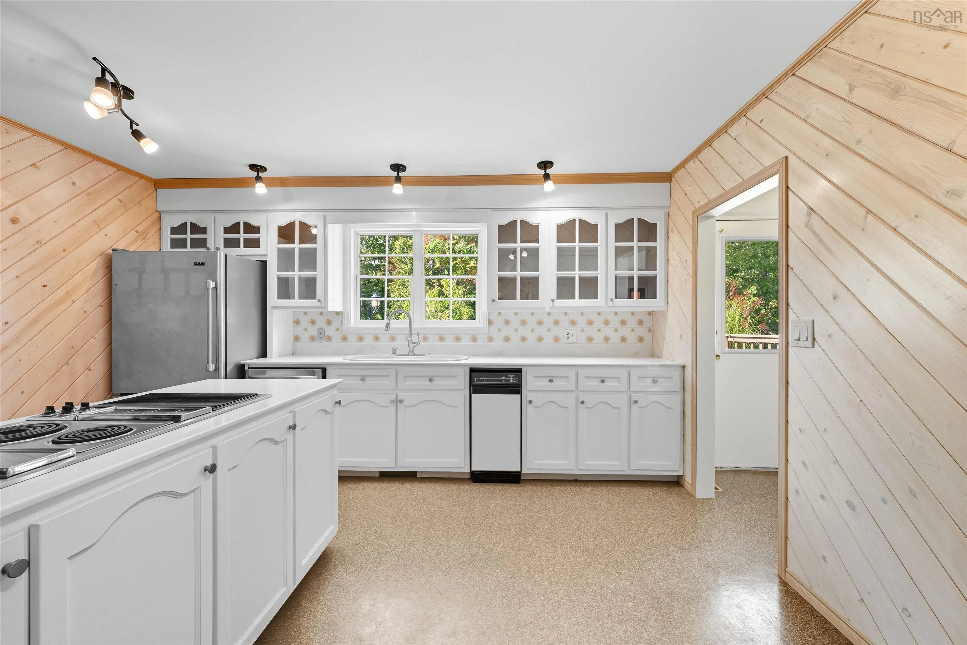 206 Lakeview Road, Lakeview, NS B4C 4C8, 3 Bedrooms Bedrooms, ,2 BathroomsBathrooms,Residential,For Sale,Lakeview,202524902