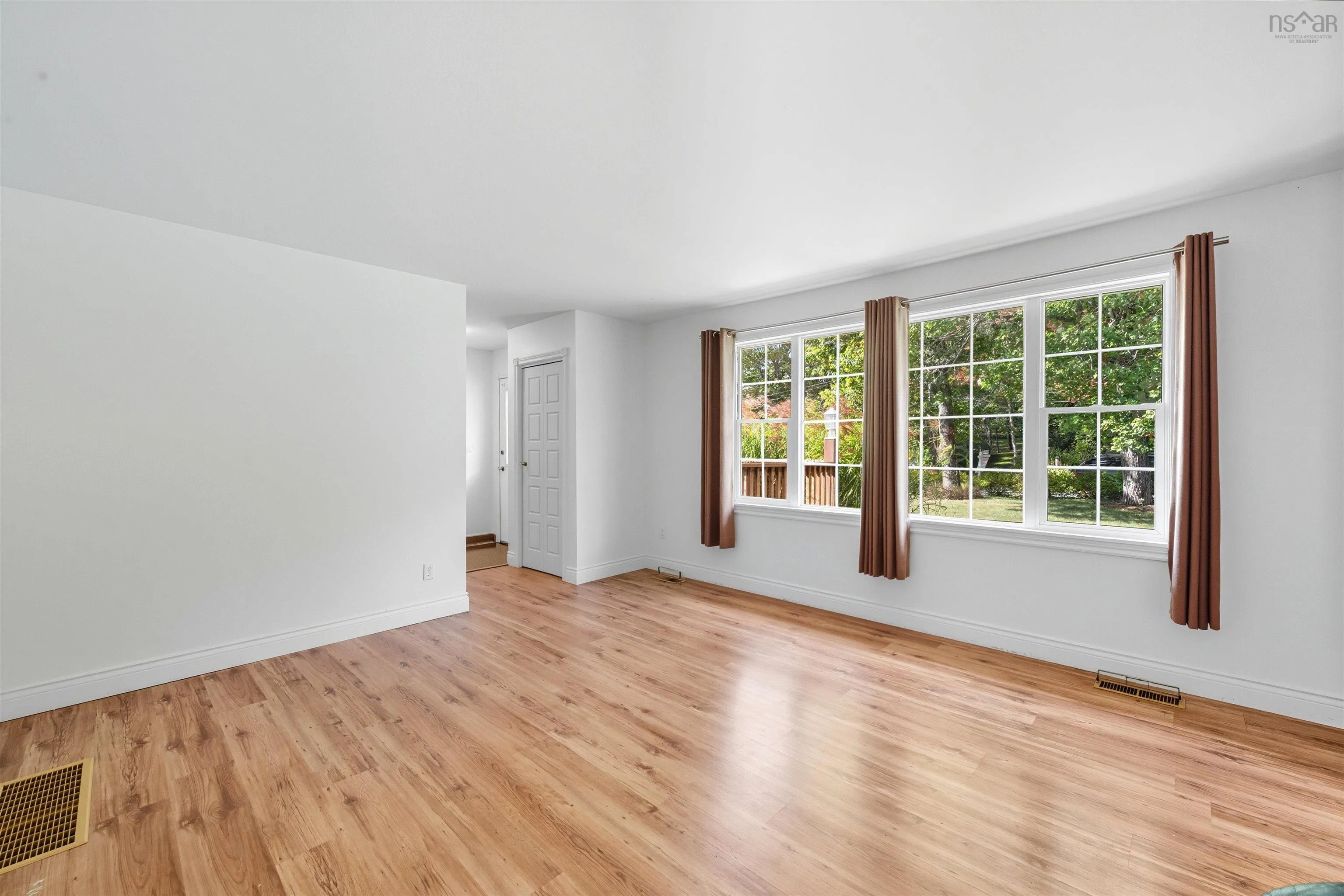 206 Lakeview Road, Lakeview, NS B4C 4C8, 3 Bedrooms Bedrooms, ,2 BathroomsBathrooms,Residential,For Sale,Lakeview,202524902