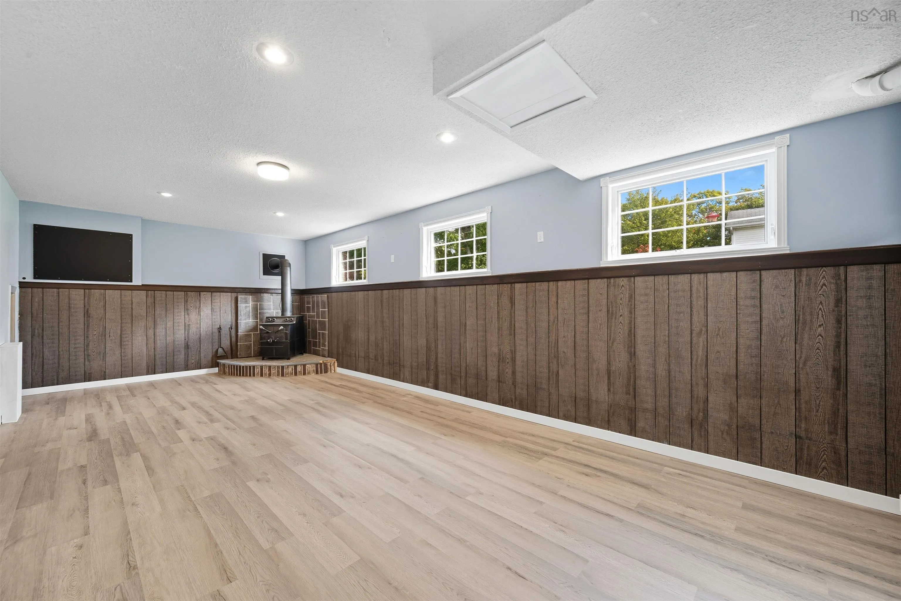 206 Lakeview Road, Lakeview, NS B4C 4C8, 3 Bedrooms Bedrooms, ,2 BathroomsBathrooms,Residential,For Sale,Lakeview,202524902
