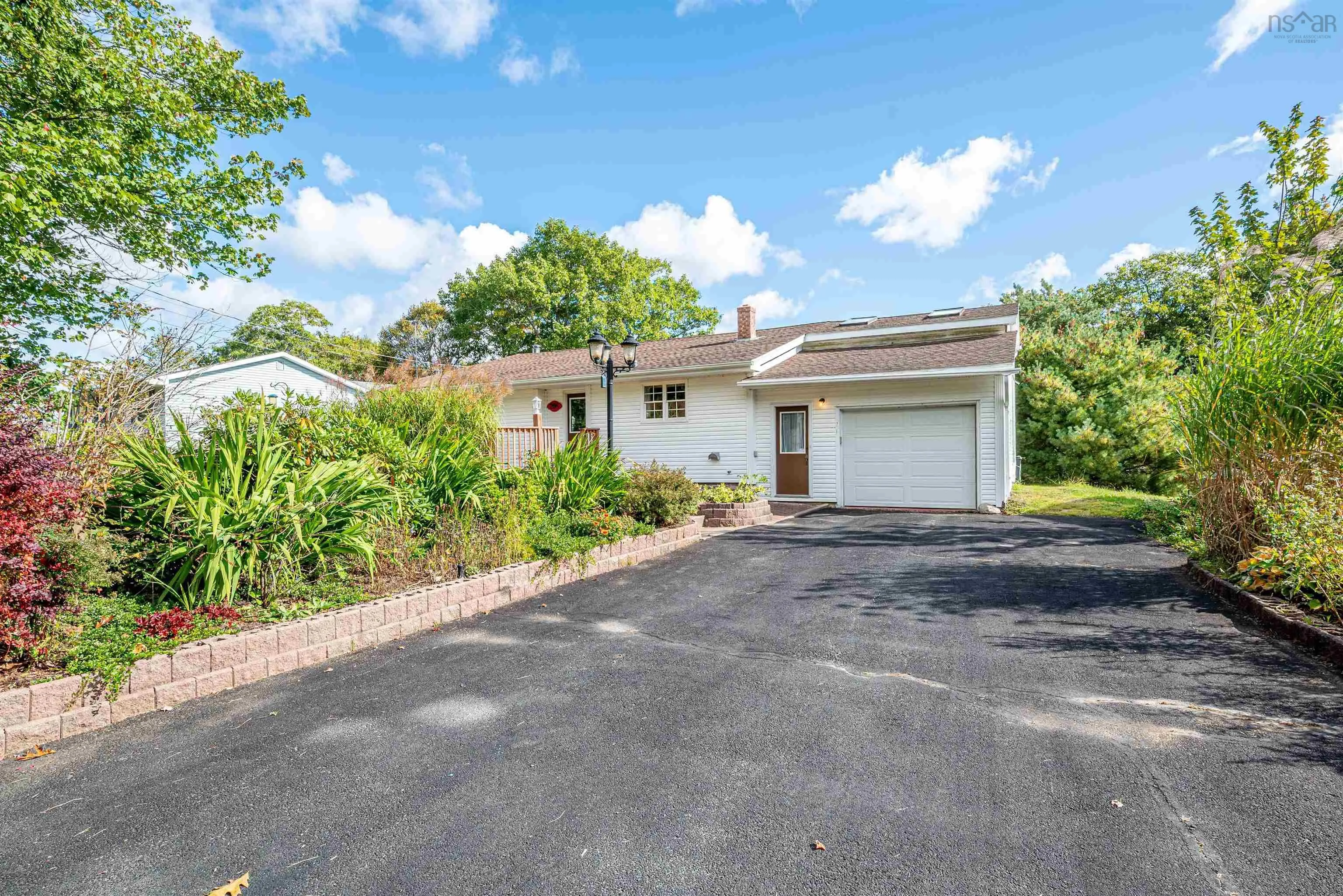 206 Lakeview Road, Lakeview, NS B4C 4C8, 3 Bedrooms Bedrooms, ,2 BathroomsBathrooms,Residential,For Sale,Lakeview,202524902