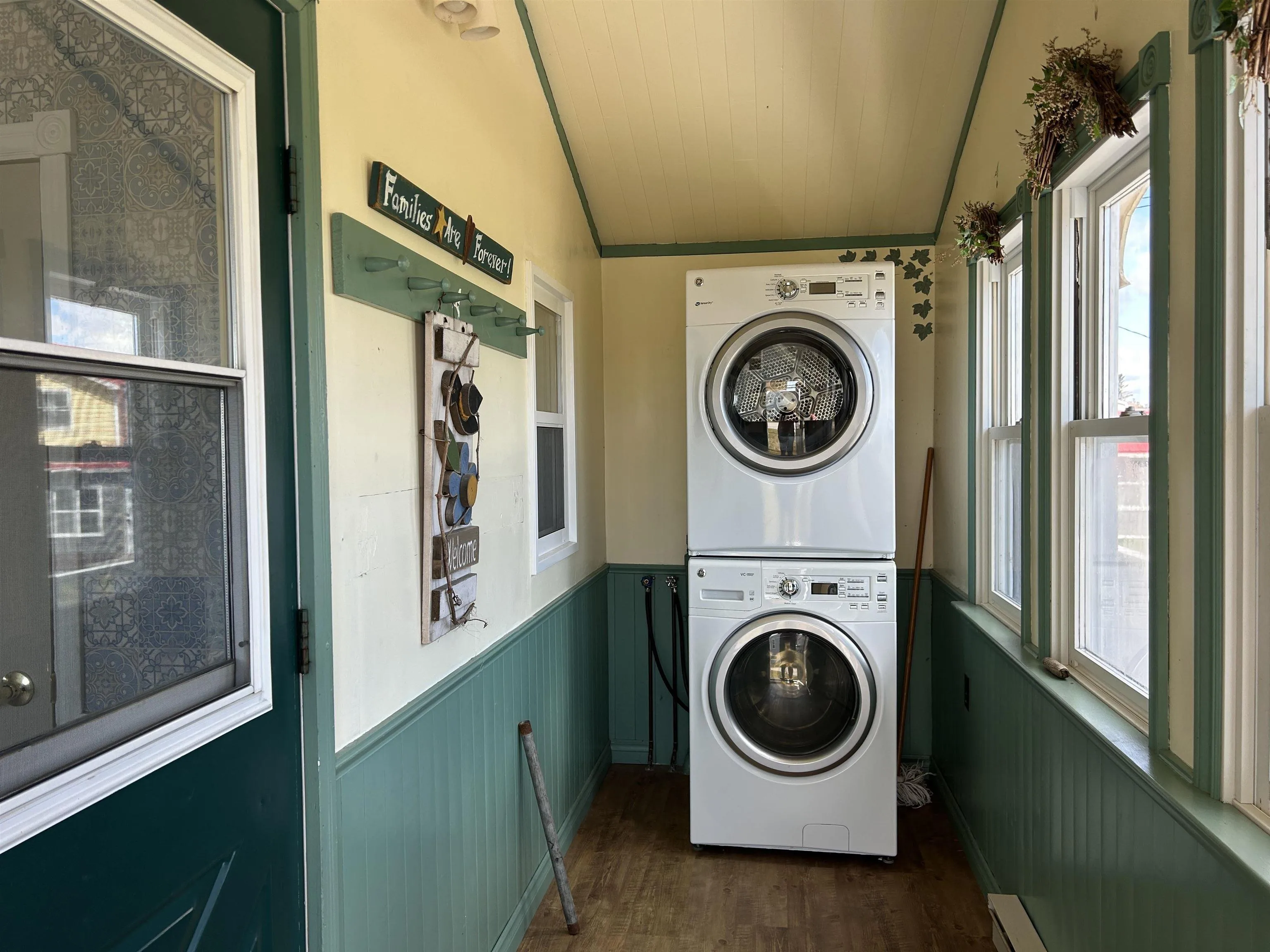 2541 Main Street, Clarks Harbour, NS B0W 1P0, 3 Bedrooms Bedrooms, ,1 BathroomBathrooms,Residential,For Sale,Main,202522512