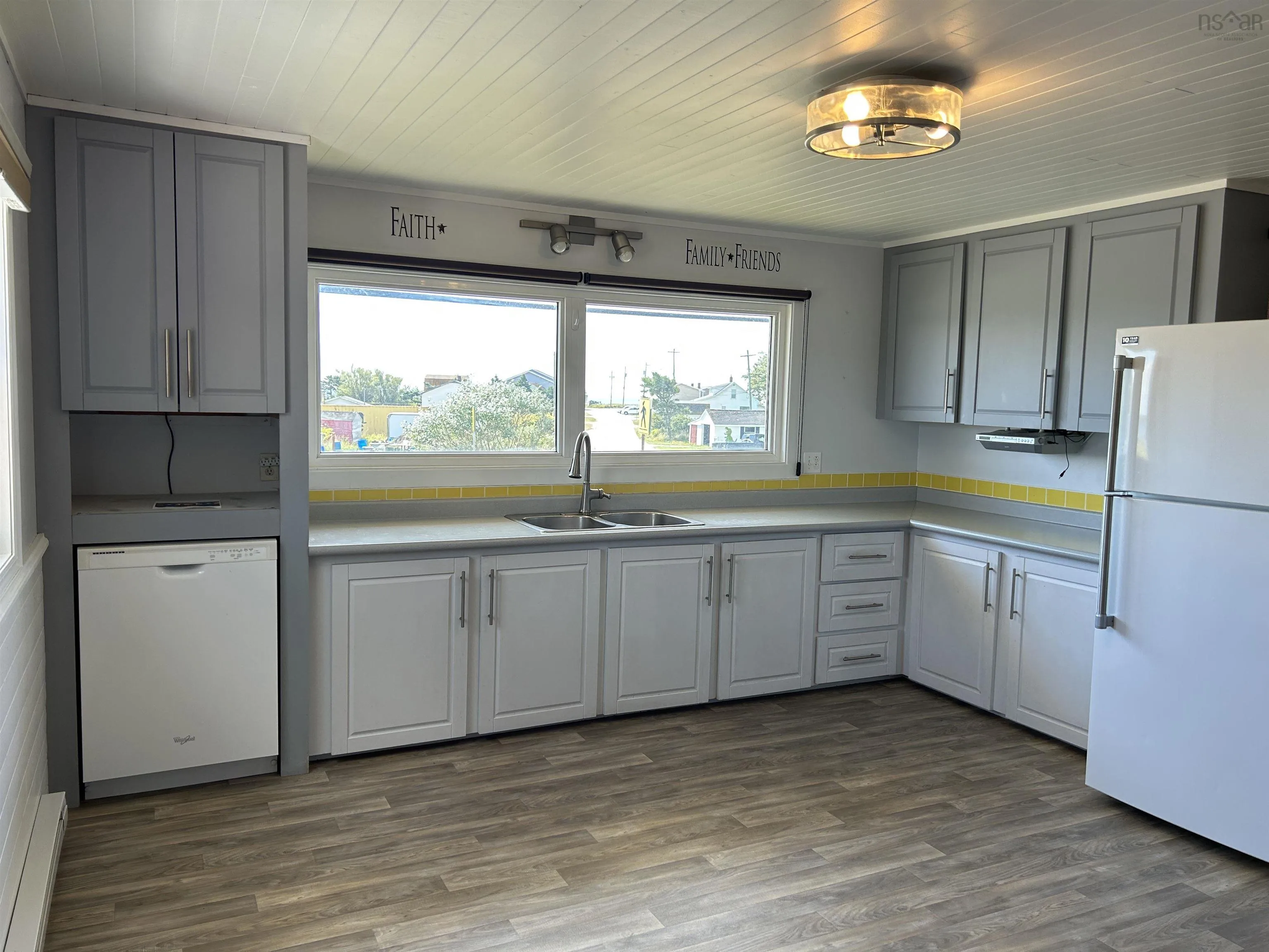 2541 Main Street, Clarks Harbour, NS B0W 1P0, 3 Bedrooms Bedrooms, ,1 BathroomBathrooms,Residential,For Sale,Main,202522512
