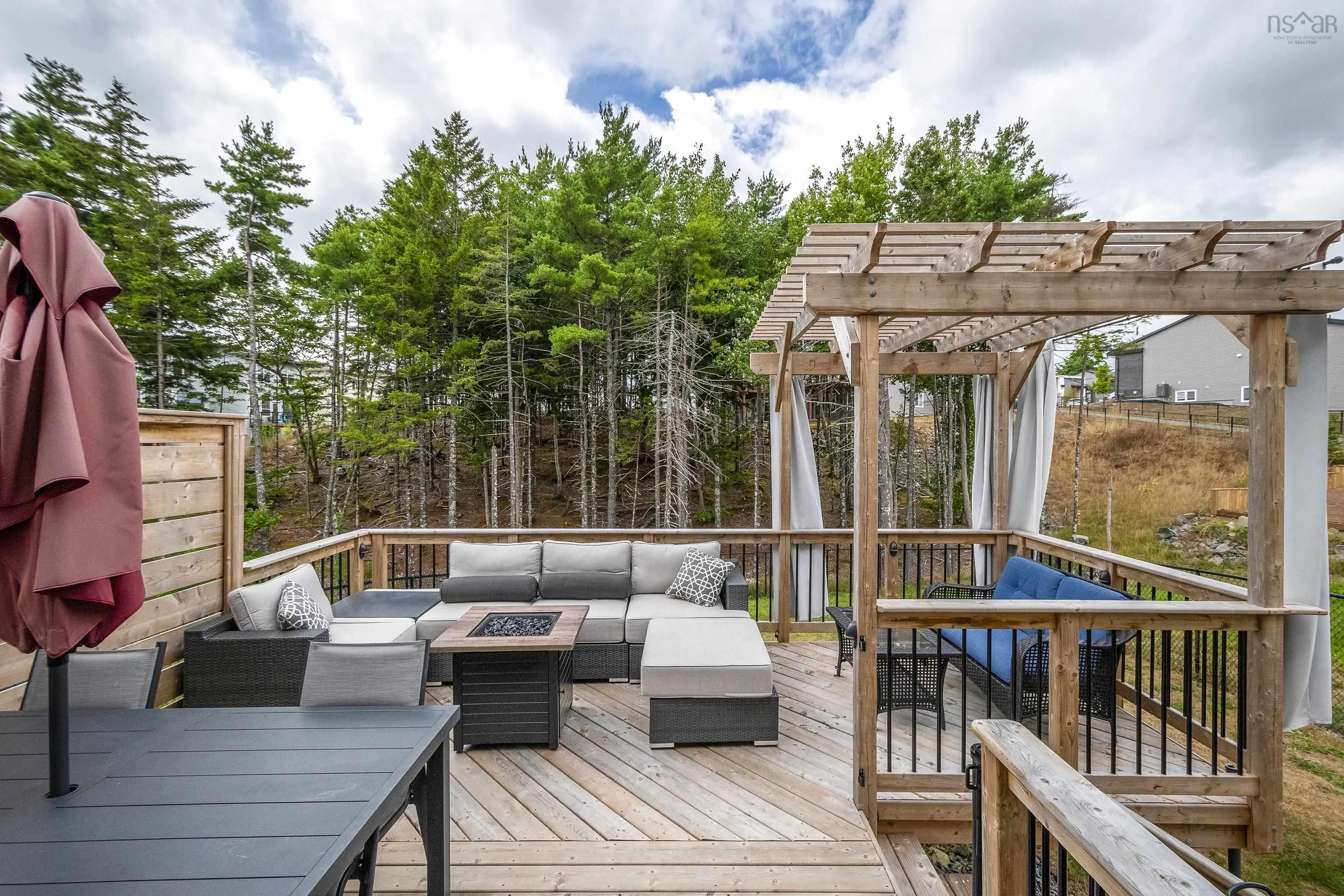 77 Bristolton Avenue, Bedford, NS B4B 0Z4, 4 Bedrooms Bedrooms, ,4 BathroomsBathrooms,Residential,For Sale,Bristolton,202520594