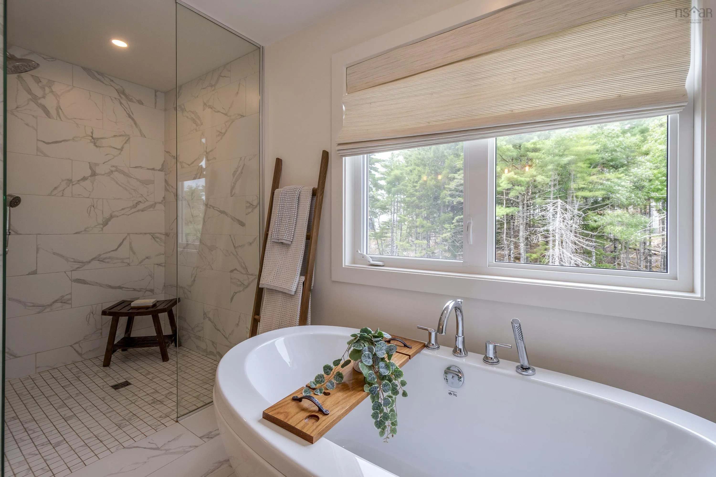 77 Bristolton Avenue, Bedford, NS B4B 0Z4, 4 Bedrooms Bedrooms, ,4 BathroomsBathrooms,Residential,For Sale,Bristolton,202520594