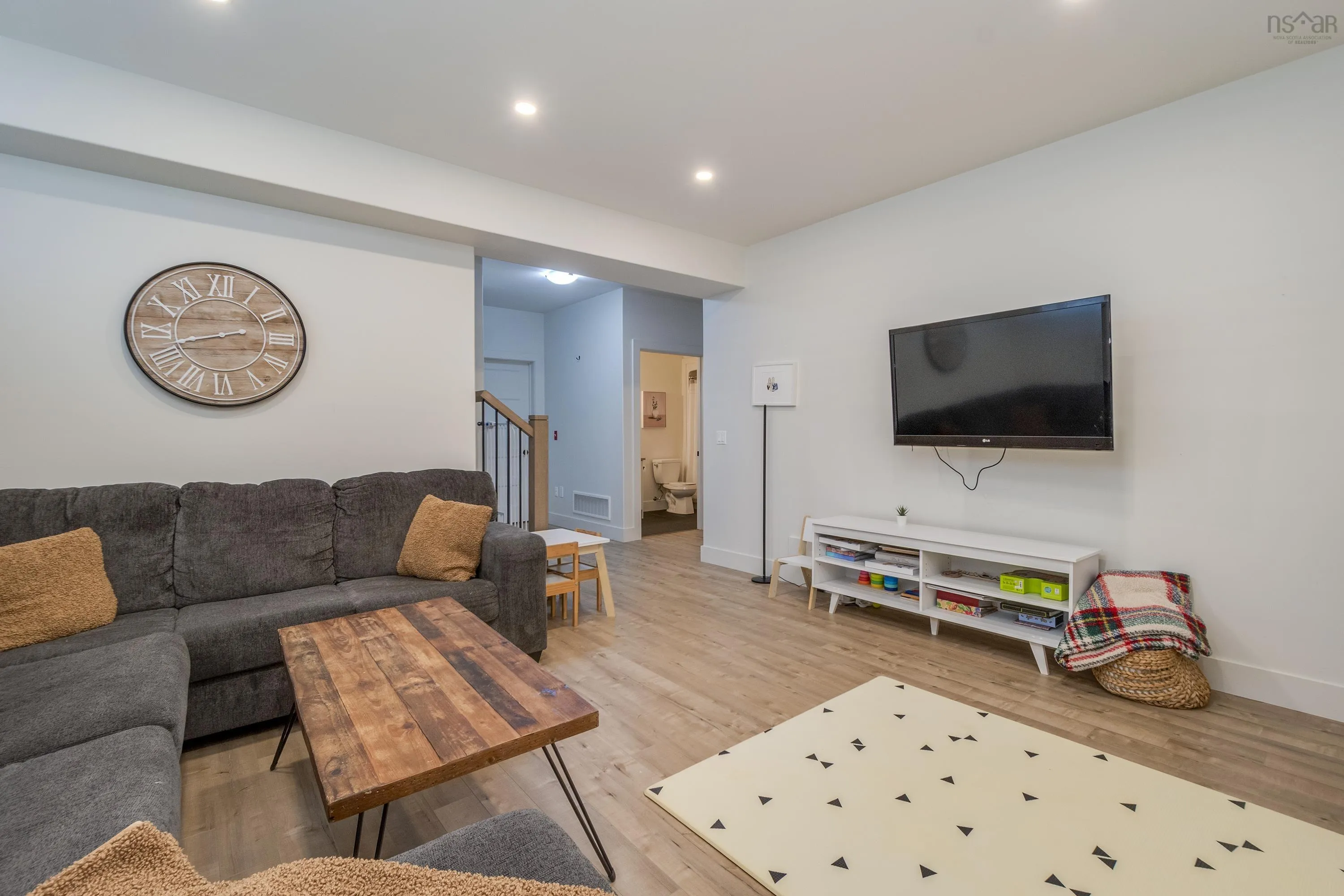 77 Bristolton Avenue, Bedford, NS B4B 0Z4, 4 Bedrooms Bedrooms, ,4 BathroomsBathrooms,Residential,For Sale,Bristolton,202520594