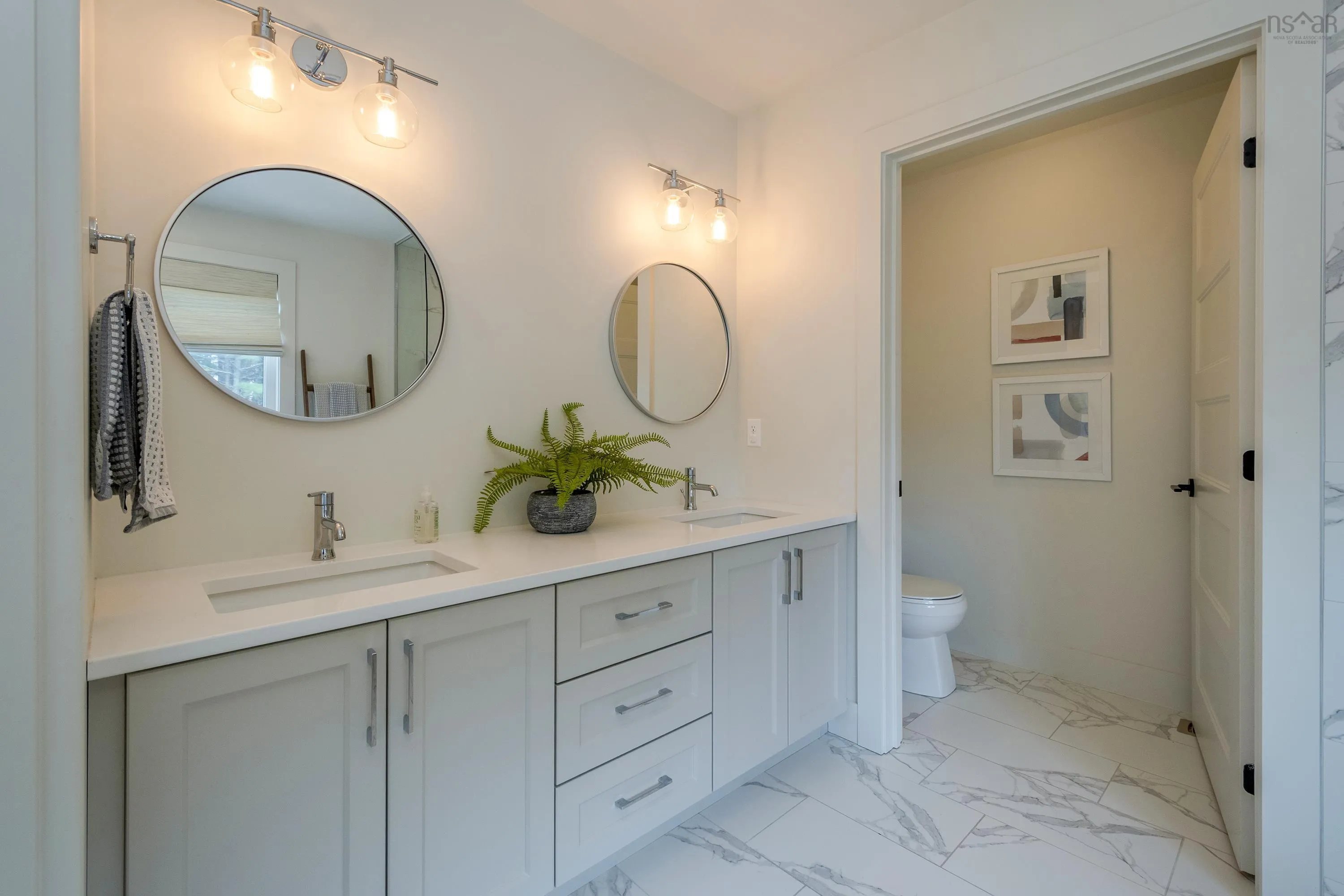 77 Bristolton Avenue, Bedford, NS B4B 0Z4, 4 Bedrooms Bedrooms, ,4 BathroomsBathrooms,Residential,For Sale,Bristolton,202520594