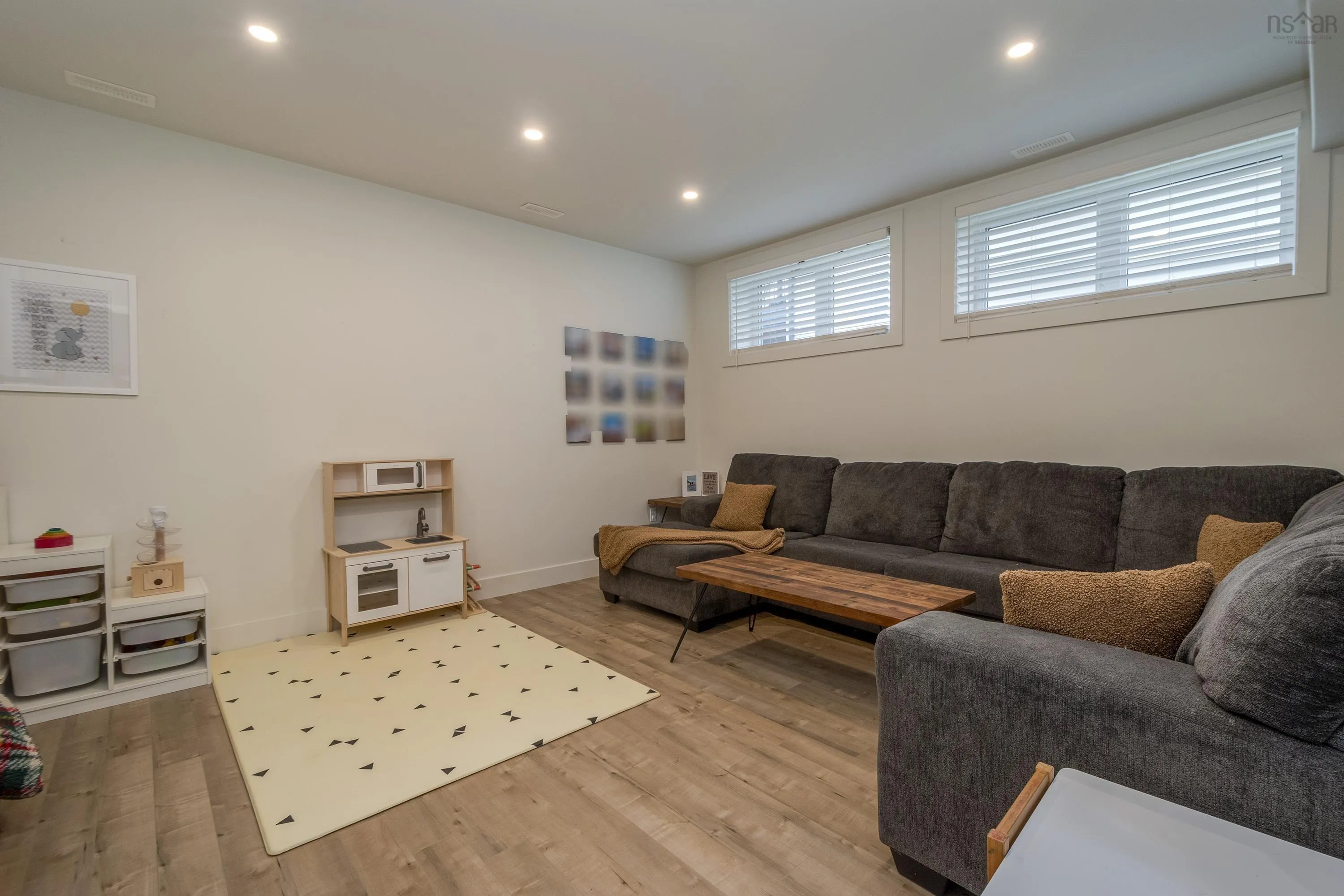 77 Bristolton Avenue, Bedford, NS B4B 0Z4, 4 Bedrooms Bedrooms, ,4 BathroomsBathrooms,Residential,For Sale,Bristolton,202520594