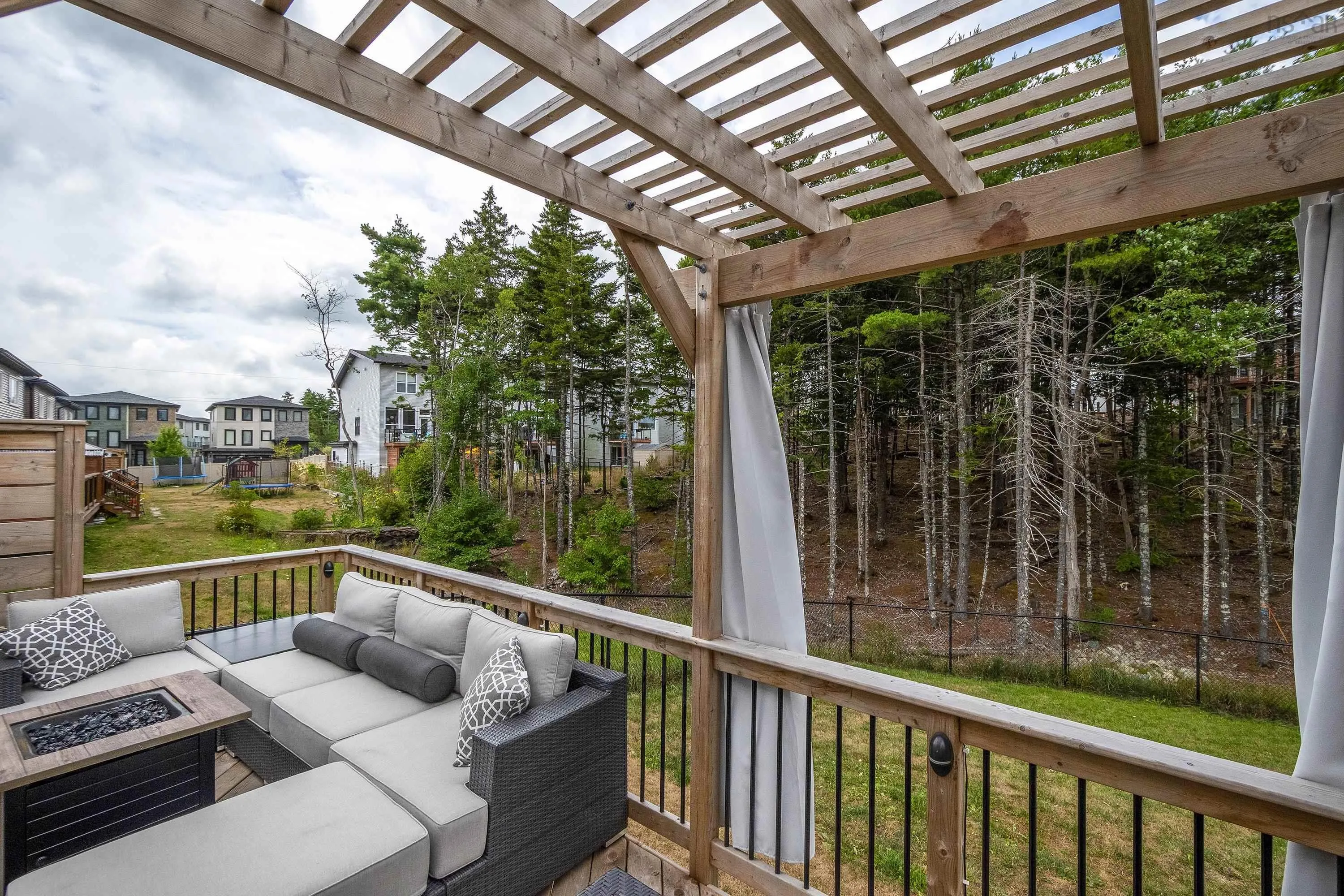 77 Bristolton Avenue, Bedford, NS B4B 0Z4, 4 Bedrooms Bedrooms, ,4 BathroomsBathrooms,Residential,For Sale,Bristolton,202520594