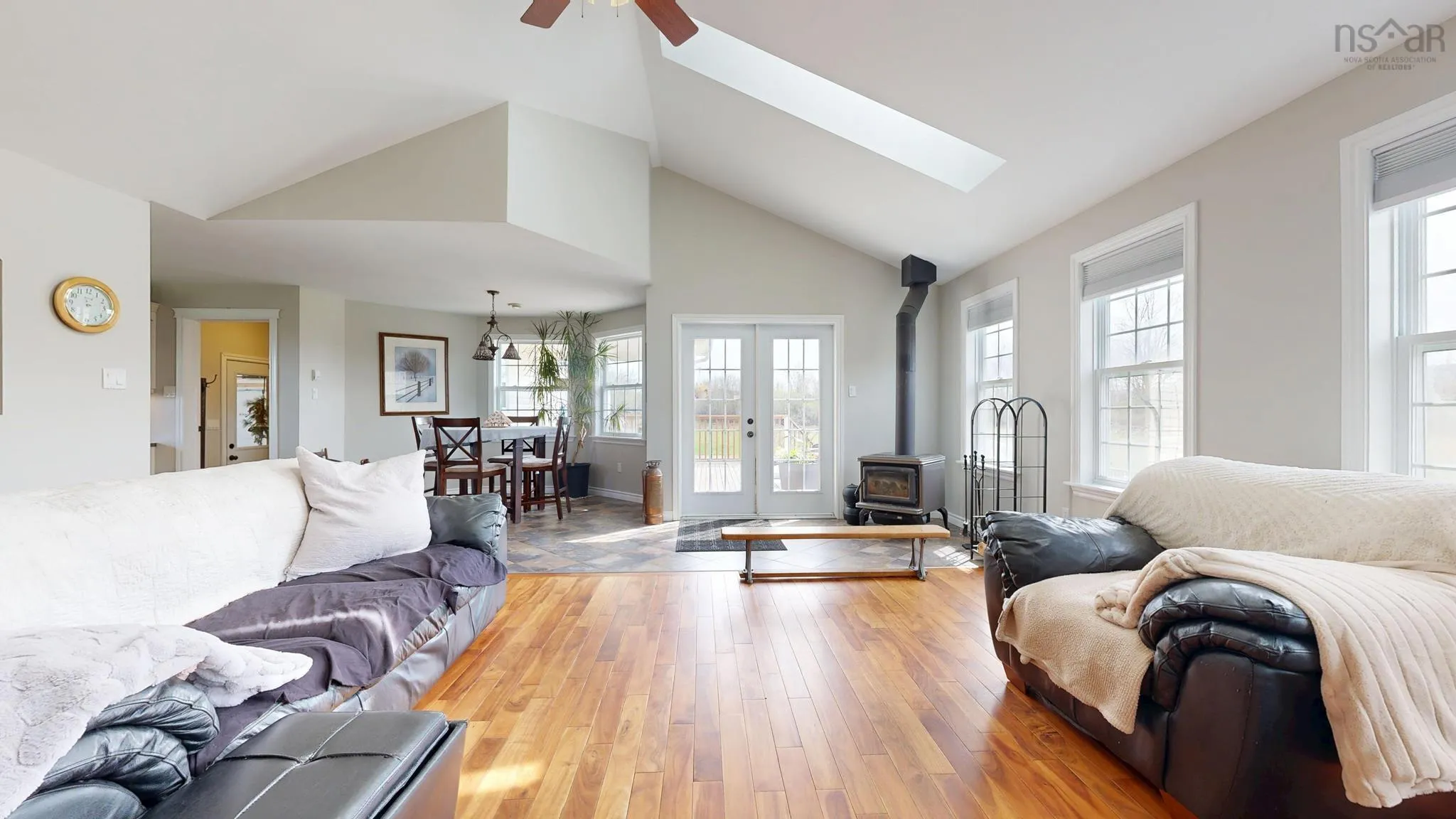 4768 Highway 1, South Berwick Ns B0p 1e0, 5 Bedrooms Bedrooms, ,4 BathroomsBathrooms,Residential,For Sale,Highway 1,202509972