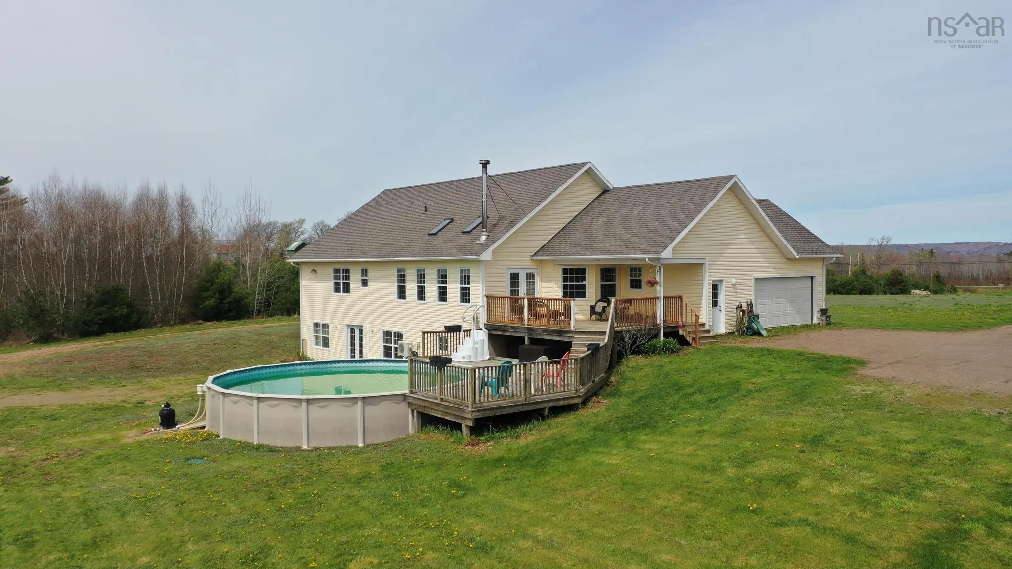 4768 Highway 1, South Berwick Ns B0p 1e0, 5 Bedrooms Bedrooms, ,4 BathroomsBathrooms,Residential,For Sale,Highway 1,202509972