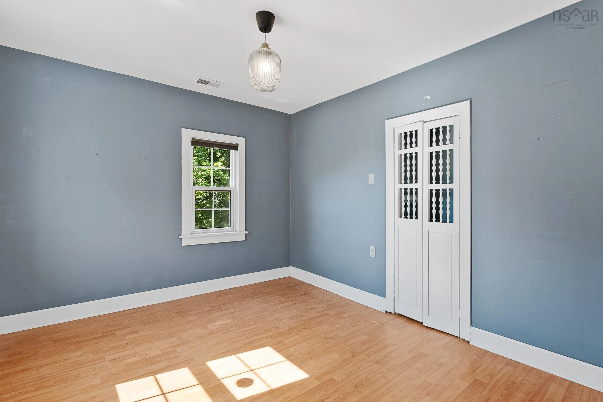 8 Emmerson Street, Bedford, NS B4A 1V7, 4 Bedrooms Bedrooms, ,2 BathroomsBathrooms,Residential,For Sale,Emmerson,202522499