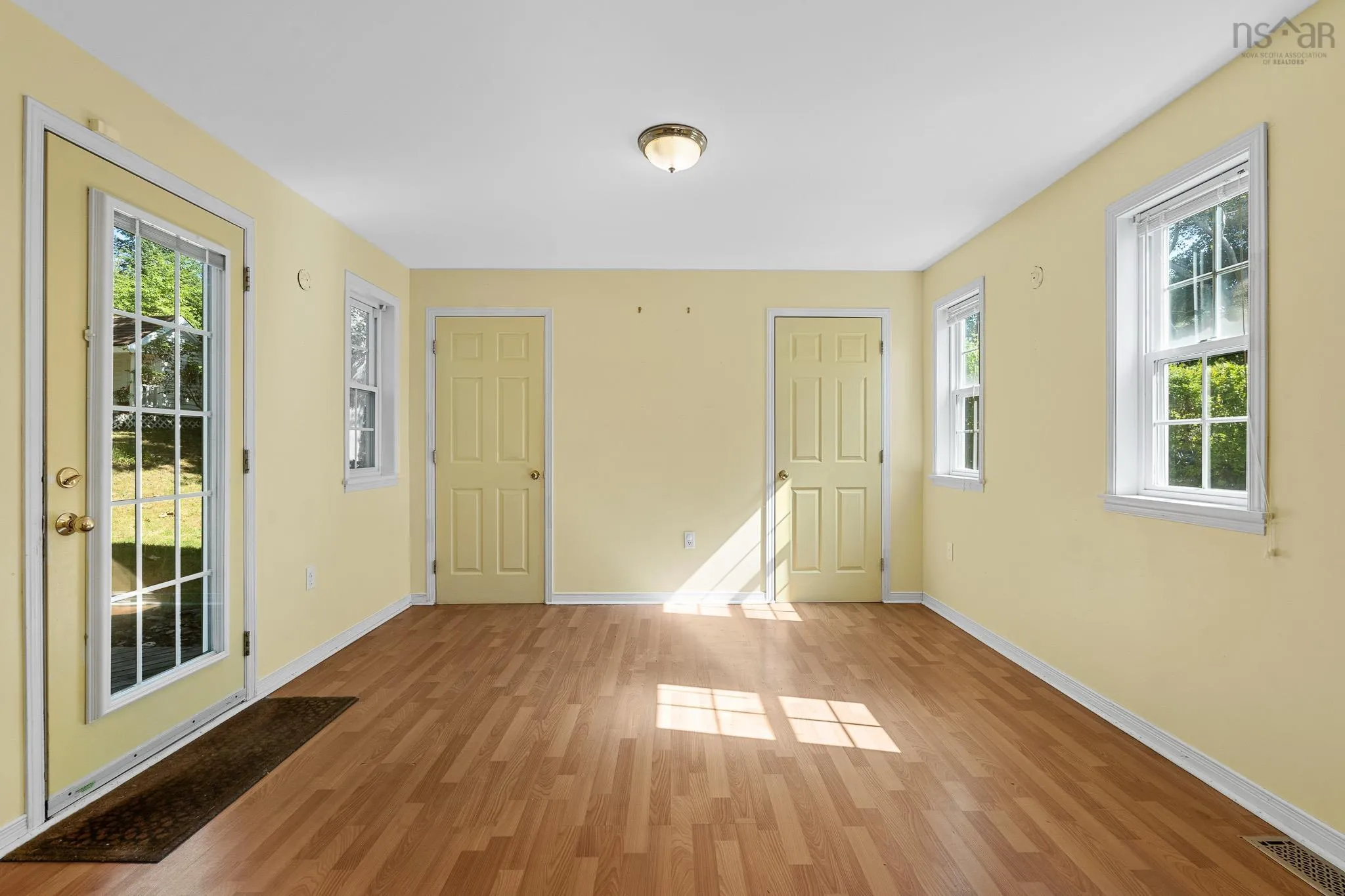 8 Emmerson Street, Bedford, NS B4A 1V7, 4 Bedrooms Bedrooms, ,2 BathroomsBathrooms,Residential,For Sale,Emmerson,202522499