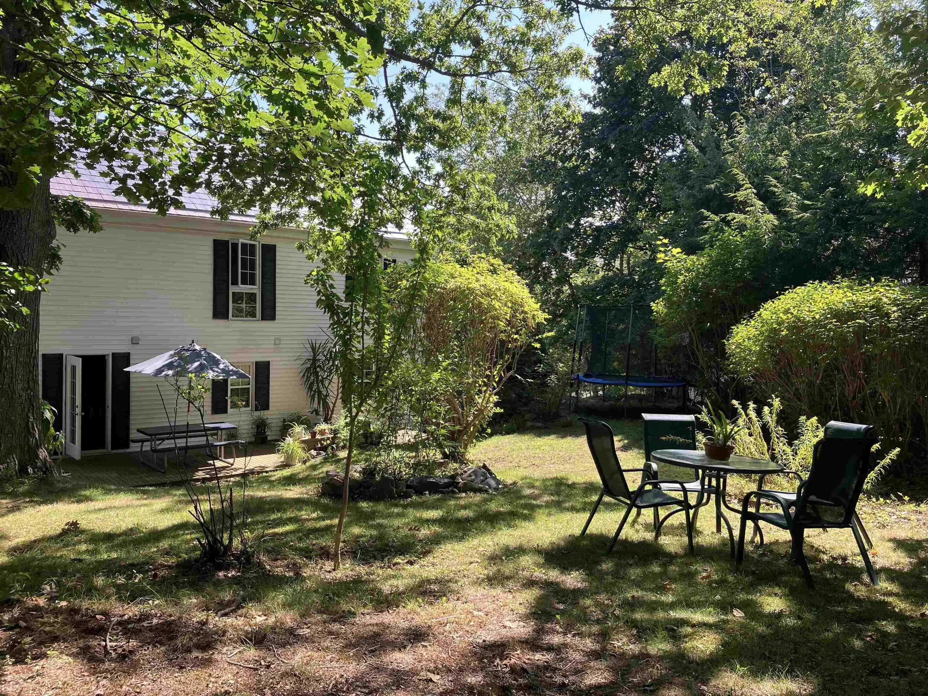 8 Emmerson Street, Bedford, NS B4A 1V7, 4 Bedrooms Bedrooms, ,2 BathroomsBathrooms,Residential,For Sale,Emmerson,202522499