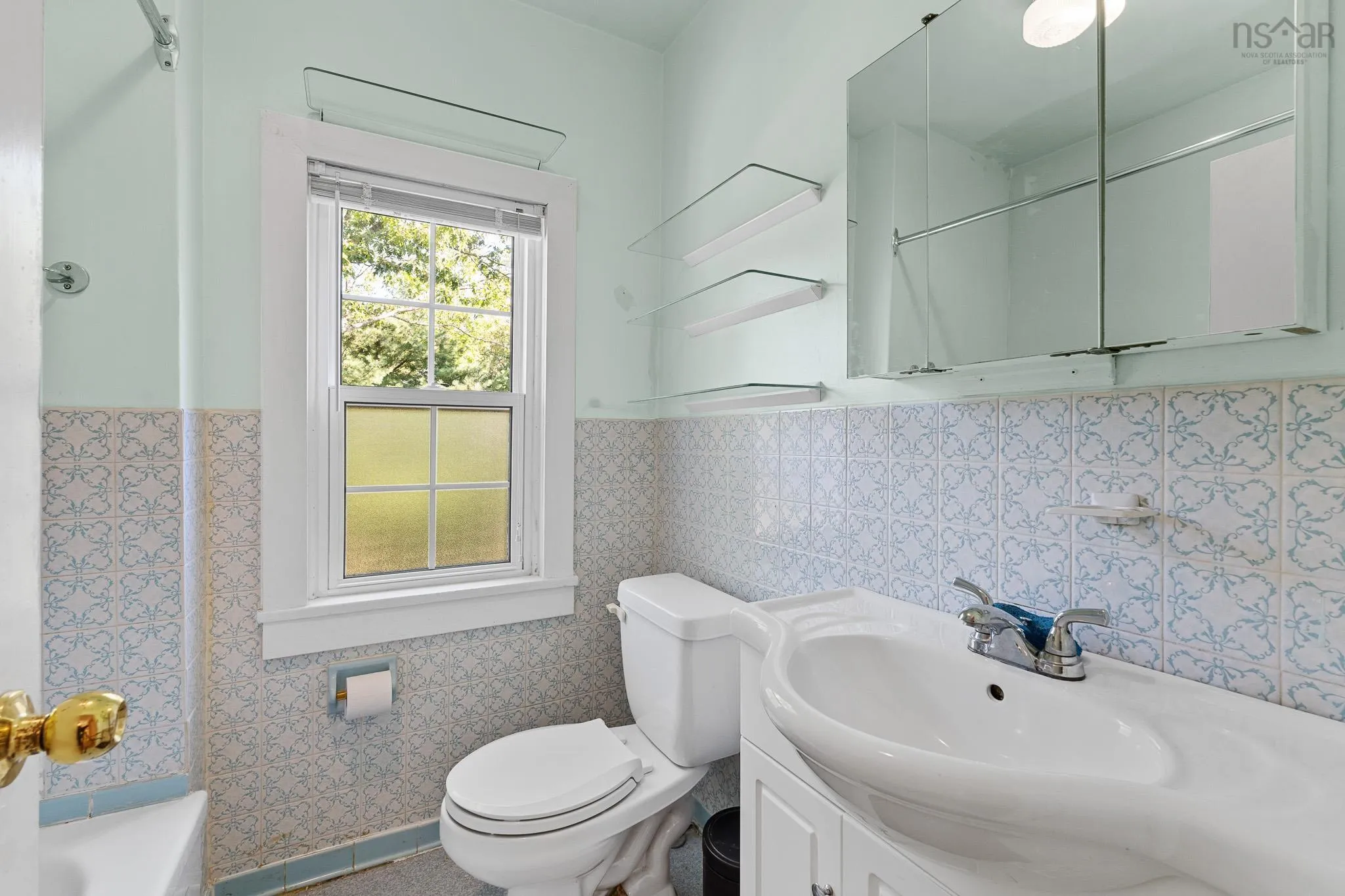 8 Emmerson Street, Bedford, NS B4A 1V7, 4 Bedrooms Bedrooms, ,2 BathroomsBathrooms,Residential,For Sale,Emmerson,202522499