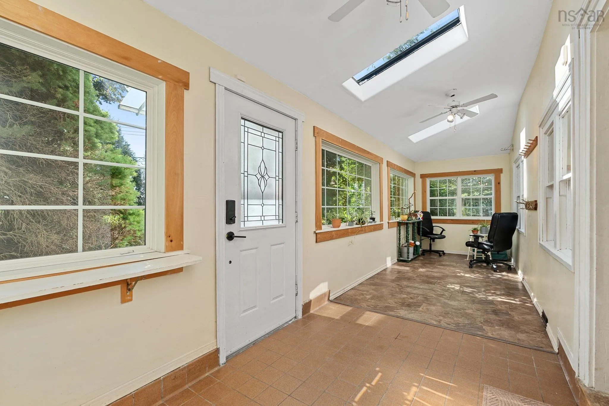 8 Emmerson Street, Bedford, NS B4A 1V7, 4 Bedrooms Bedrooms, ,2 BathroomsBathrooms,Residential,For Sale,Emmerson,202522499