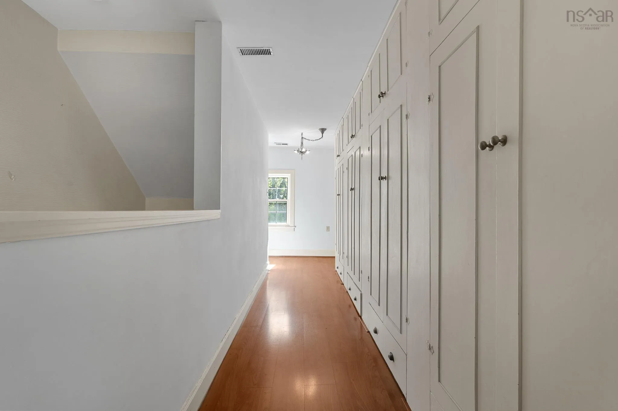 8 Emmerson Street, Bedford, NS B4A 1V7, 4 Bedrooms Bedrooms, ,2 BathroomsBathrooms,Residential,For Sale,Emmerson,202522499