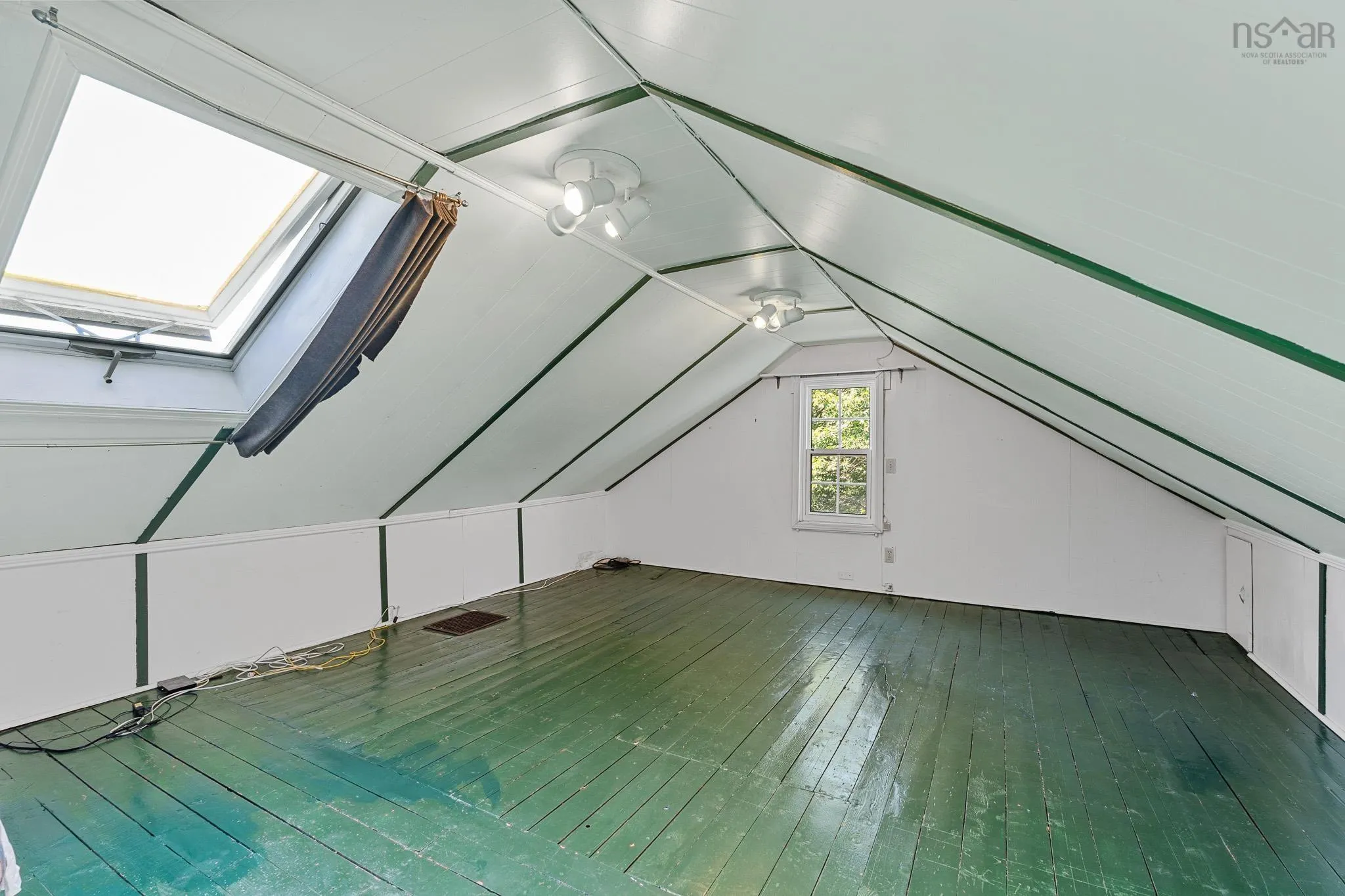 8 Emmerson Street, Bedford, NS B4A 1V7, 4 Bedrooms Bedrooms, ,2 BathroomsBathrooms,Residential,For Sale,Emmerson,202522499