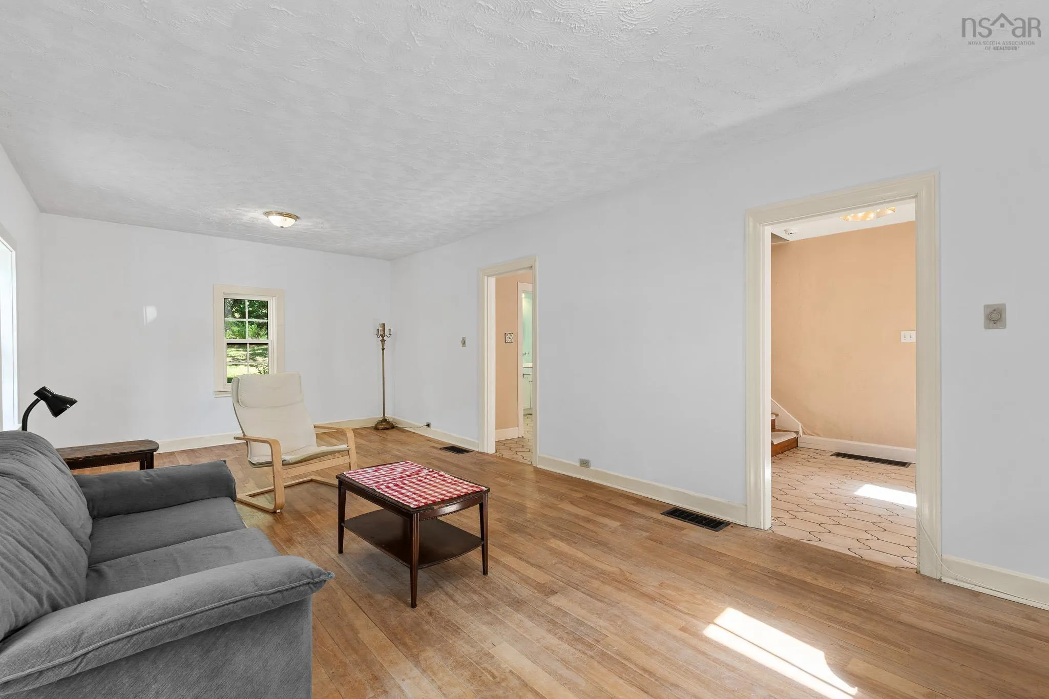 8 Emmerson Street, Bedford, NS B4A 1V7, 4 Bedrooms Bedrooms, ,2 BathroomsBathrooms,Residential,For Sale,Emmerson,202522499