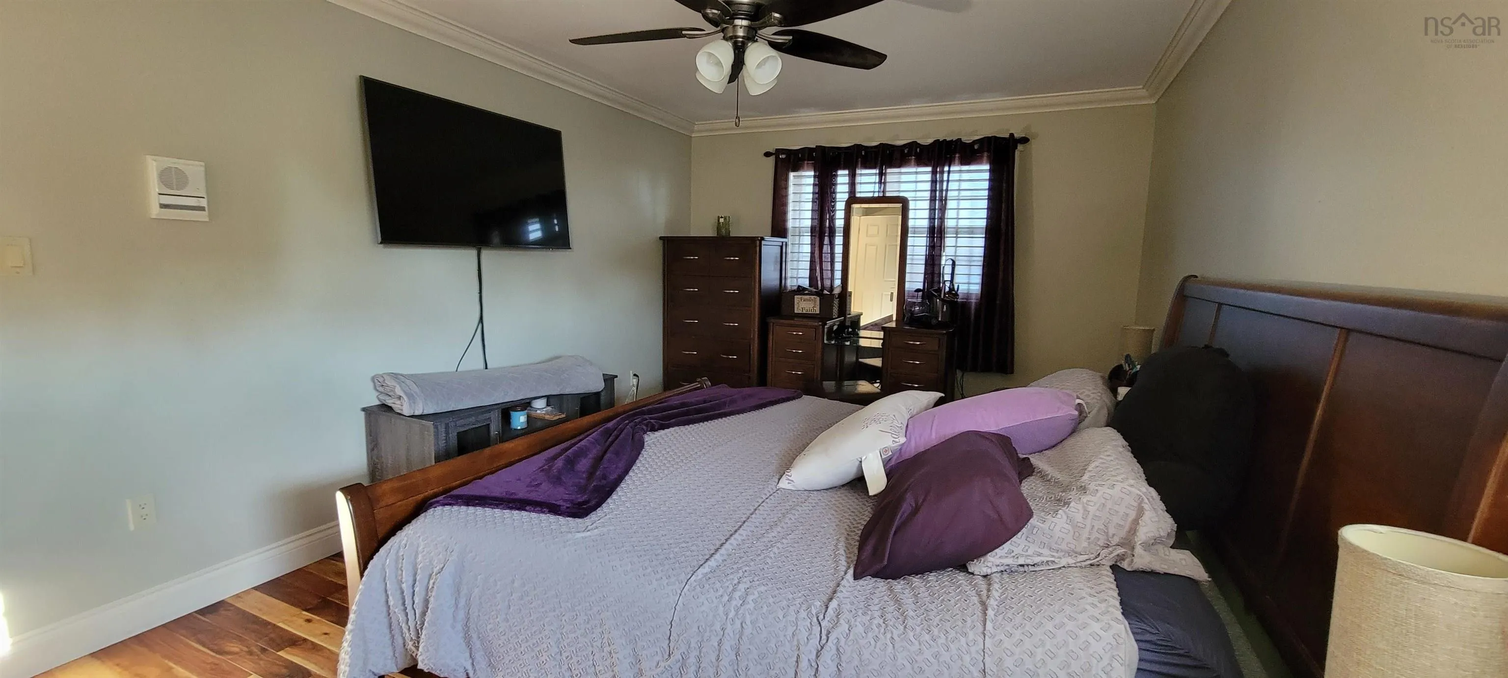 568 Seaview Drive, Upper North Sydney, NS B2A 3N8, 6 Bedrooms Bedrooms, ,4 BathroomsBathrooms,Residential,For Sale,Seaview,202521239