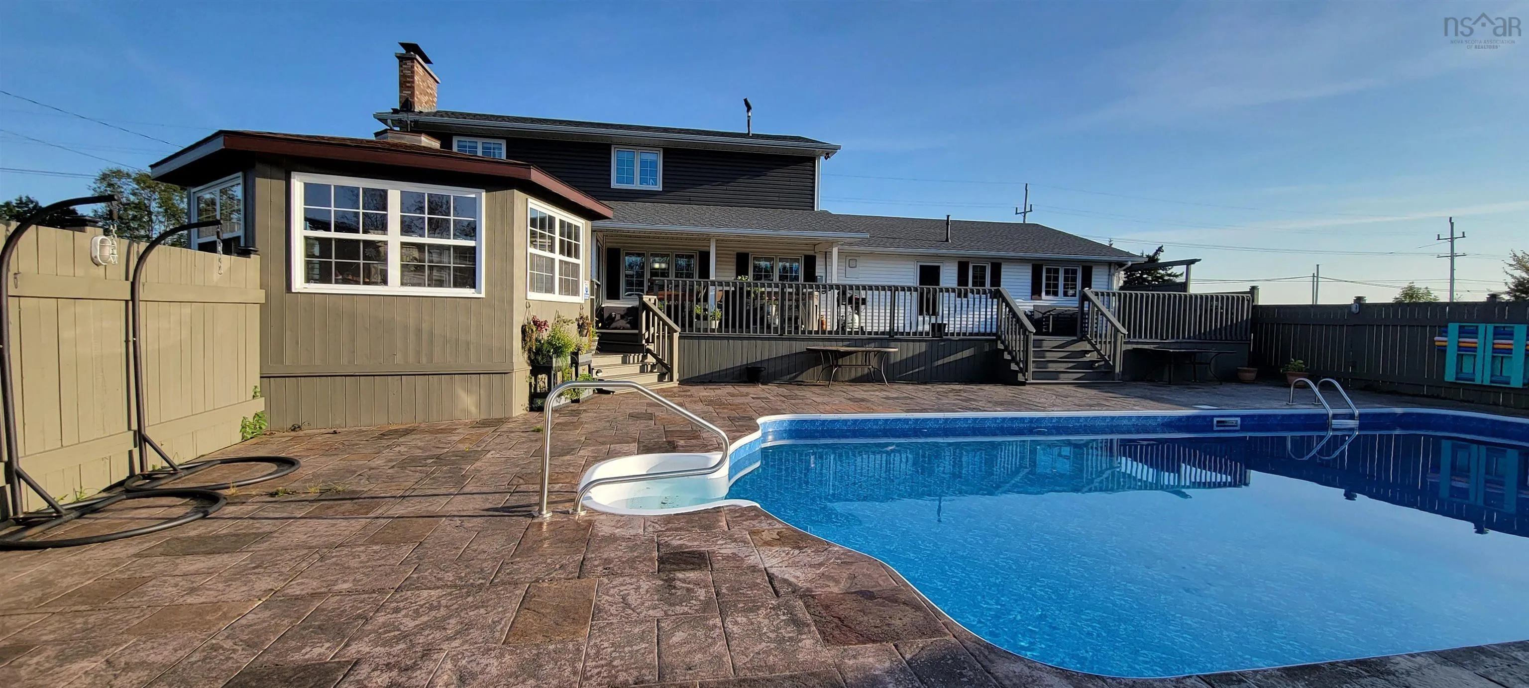 568 Seaview Drive, Upper North Sydney, NS B2A 3N8, 6 Bedrooms Bedrooms, ,4 BathroomsBathrooms,Residential,For Sale,Seaview,202521239