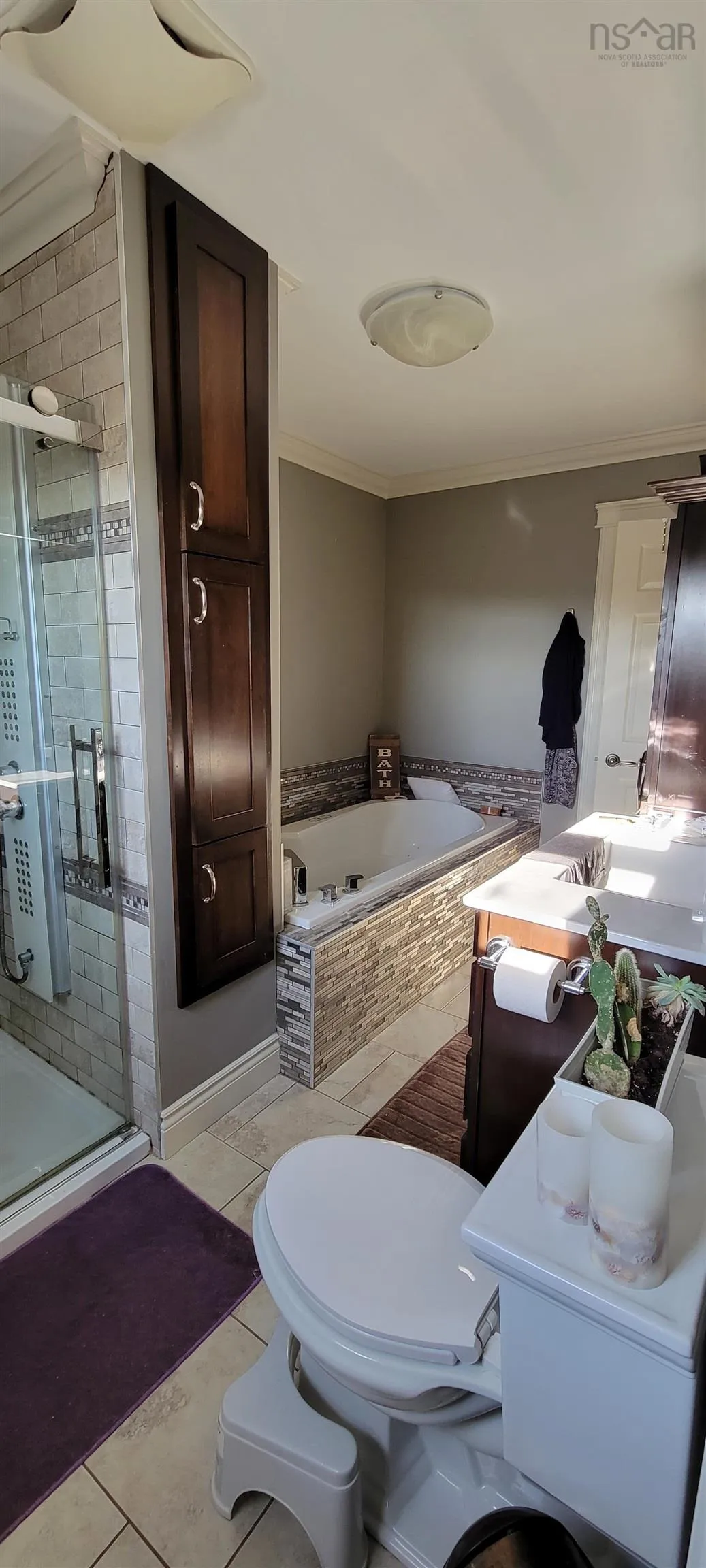 568 Seaview Drive, Upper North Sydney, NS B2A 3N8, 6 Bedrooms Bedrooms, ,4 BathroomsBathrooms,Residential,For Sale,Seaview,202521239