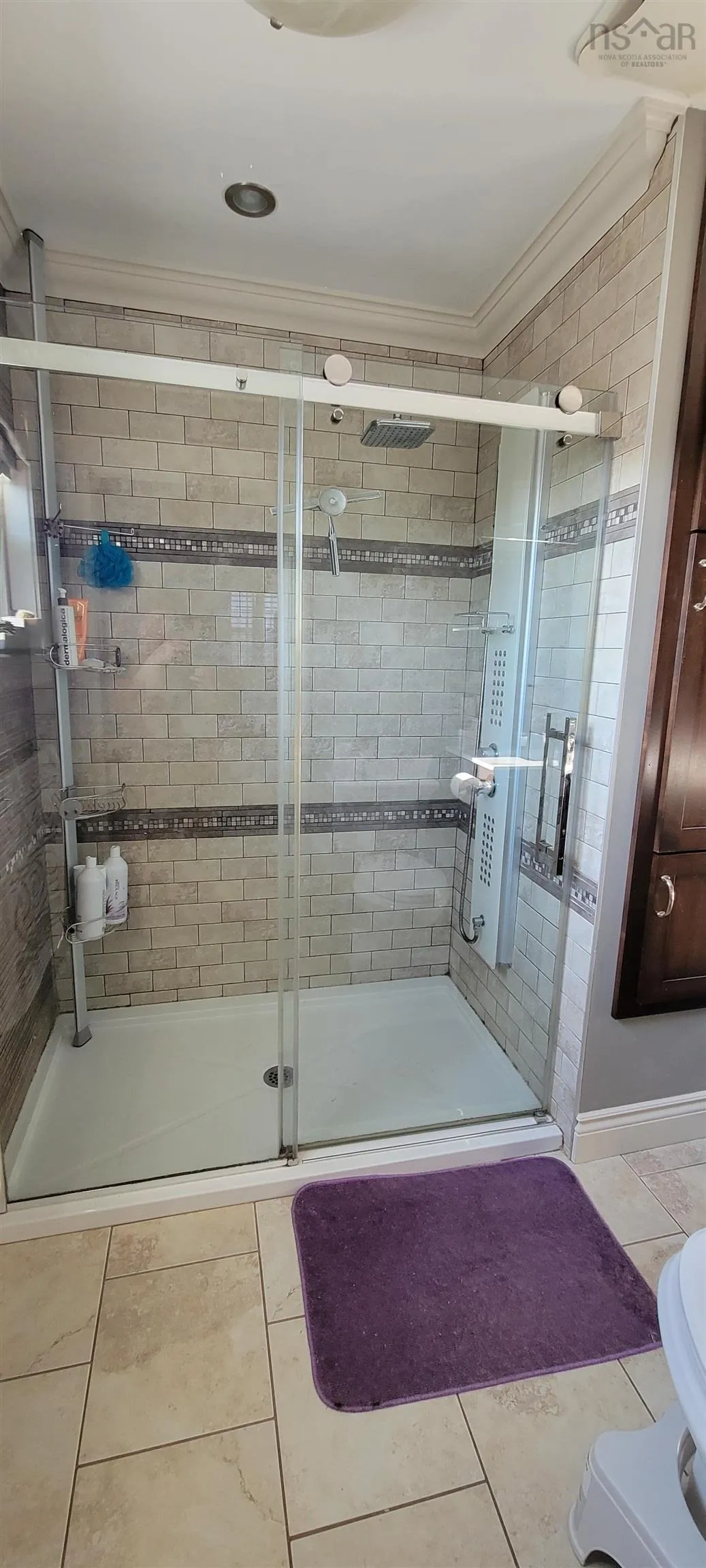 568 Seaview Drive, Upper North Sydney, NS B2A 3N8, 6 Bedrooms Bedrooms, ,4 BathroomsBathrooms,Residential,For Sale,Seaview,202521239