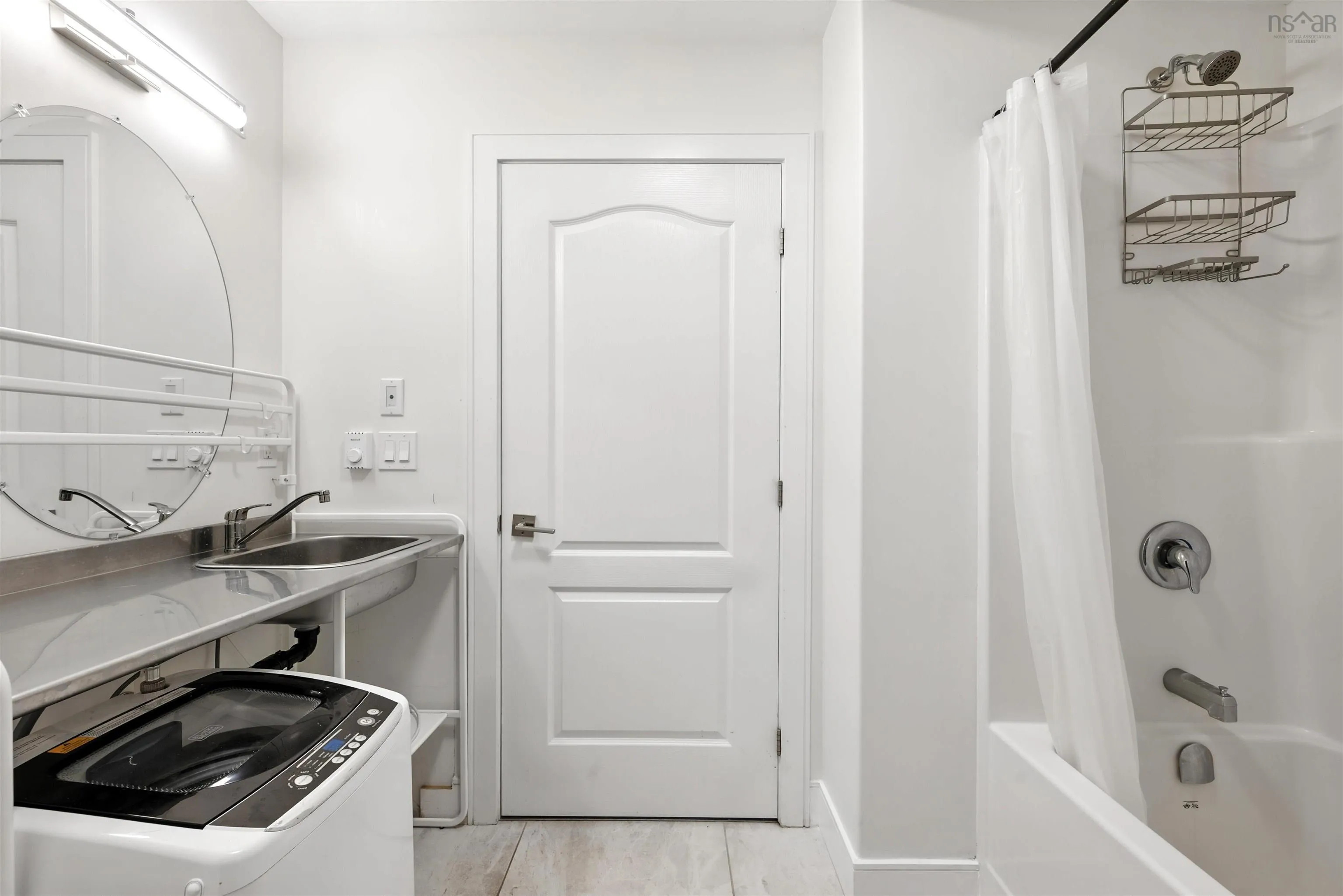 24 Bristolton Avenue, West Bedford, NS B4B 0Z3, 4 Bedrooms Bedrooms, ,4 BathroomsBathrooms,Residential,For Sale,Bristolton,202521240