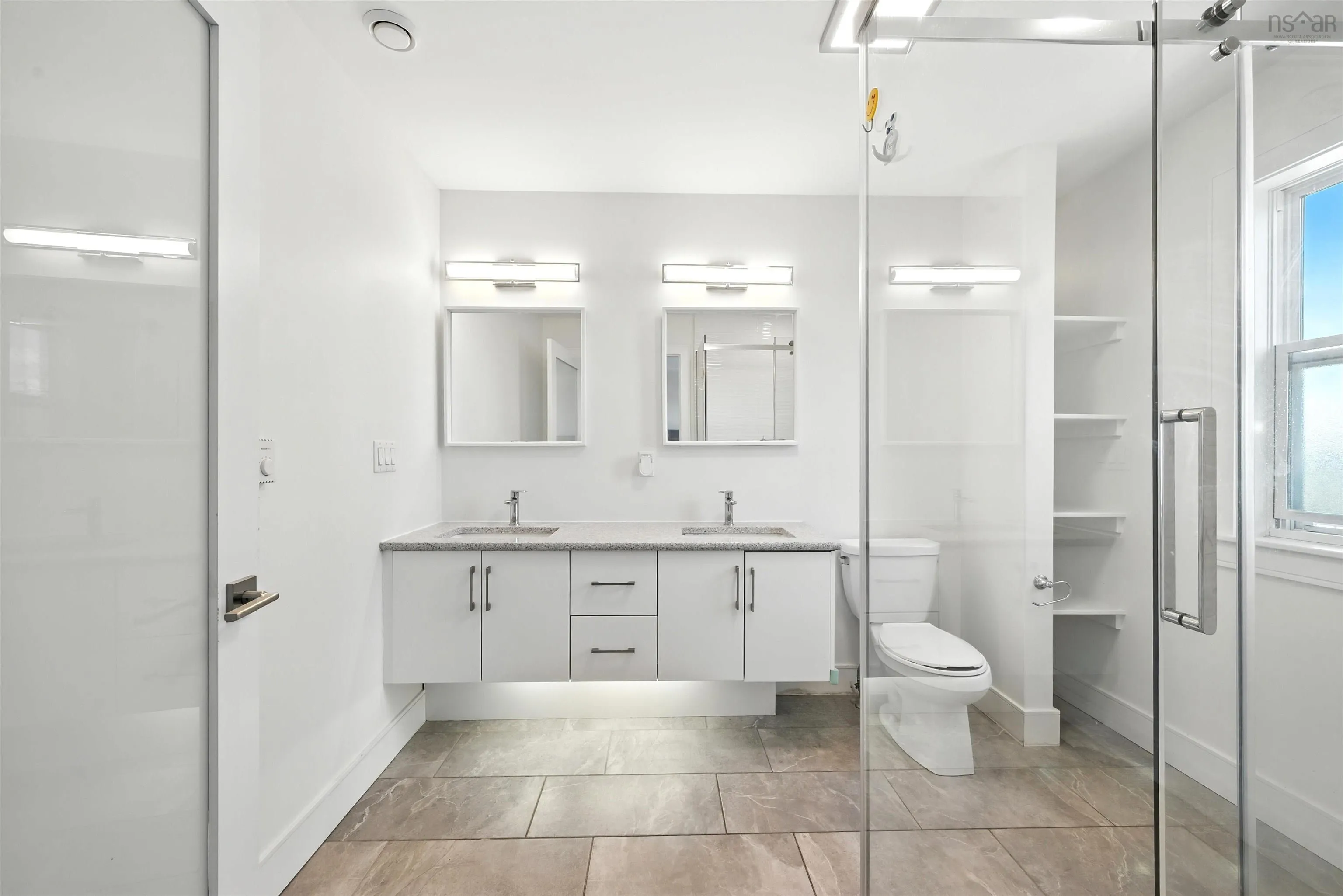 24 Bristolton Avenue, West Bedford, NS B4B 0Z3, 4 Bedrooms Bedrooms, ,4 BathroomsBathrooms,Residential,For Sale,Bristolton,202521240