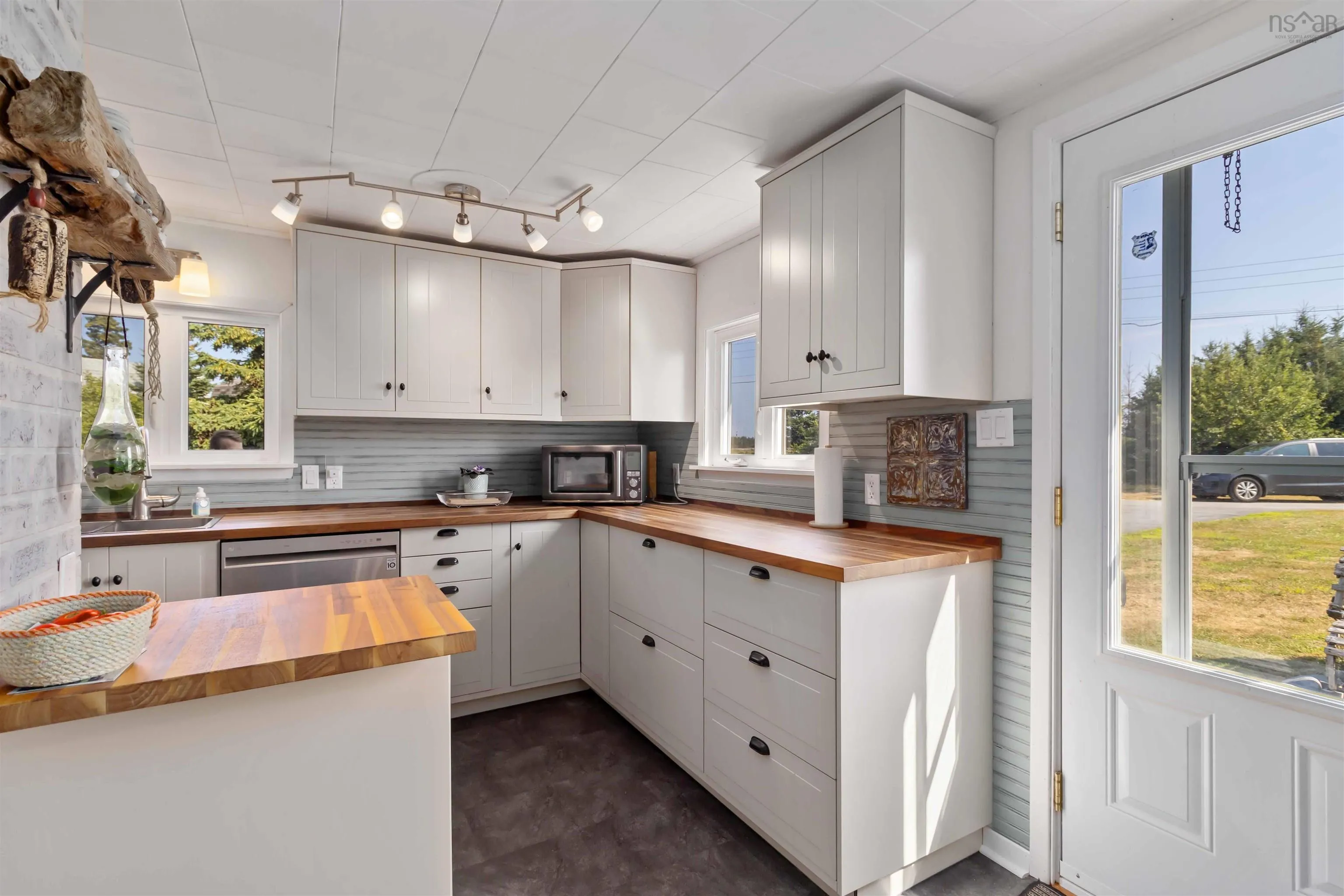 46 Haughns Road, Beach Meadows, NS B0J 1H0, 3 Bedrooms Bedrooms, ,1 BathroomBathrooms,Residential,For Sale,Haughns,202520582