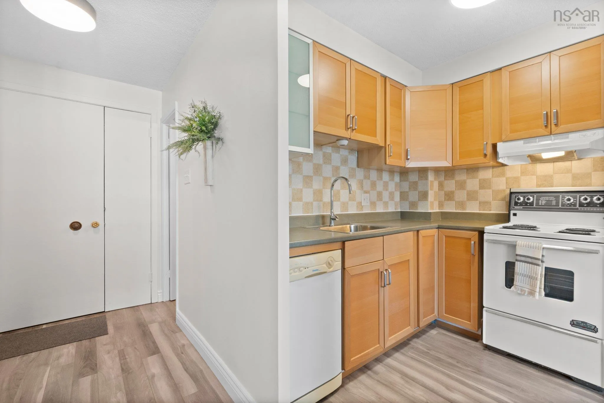 705-5959 Spring Garden Road, Halifax, NS B3H 1Y5, 1 Bedroom Bedrooms, ,1 BathroomBathrooms,Residential,For Sale,Spring Garden,202516784