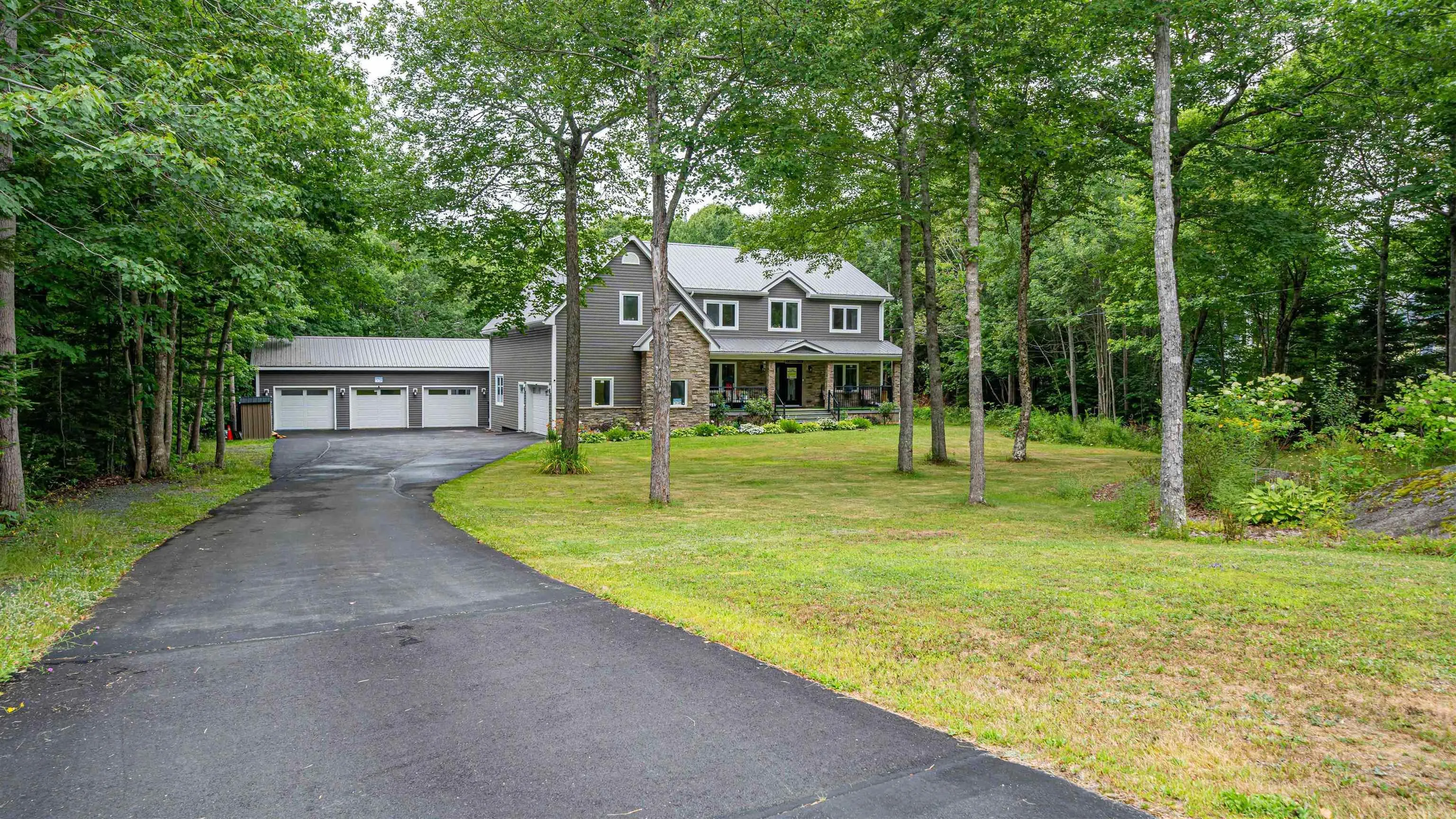 118 Stone Mount Drive, Lower Sackville, NS B4C 4A2, 6 Bedrooms Bedrooms, ,4 BathroomsBathrooms,Residential,For Sale,Stone Mount,202519610