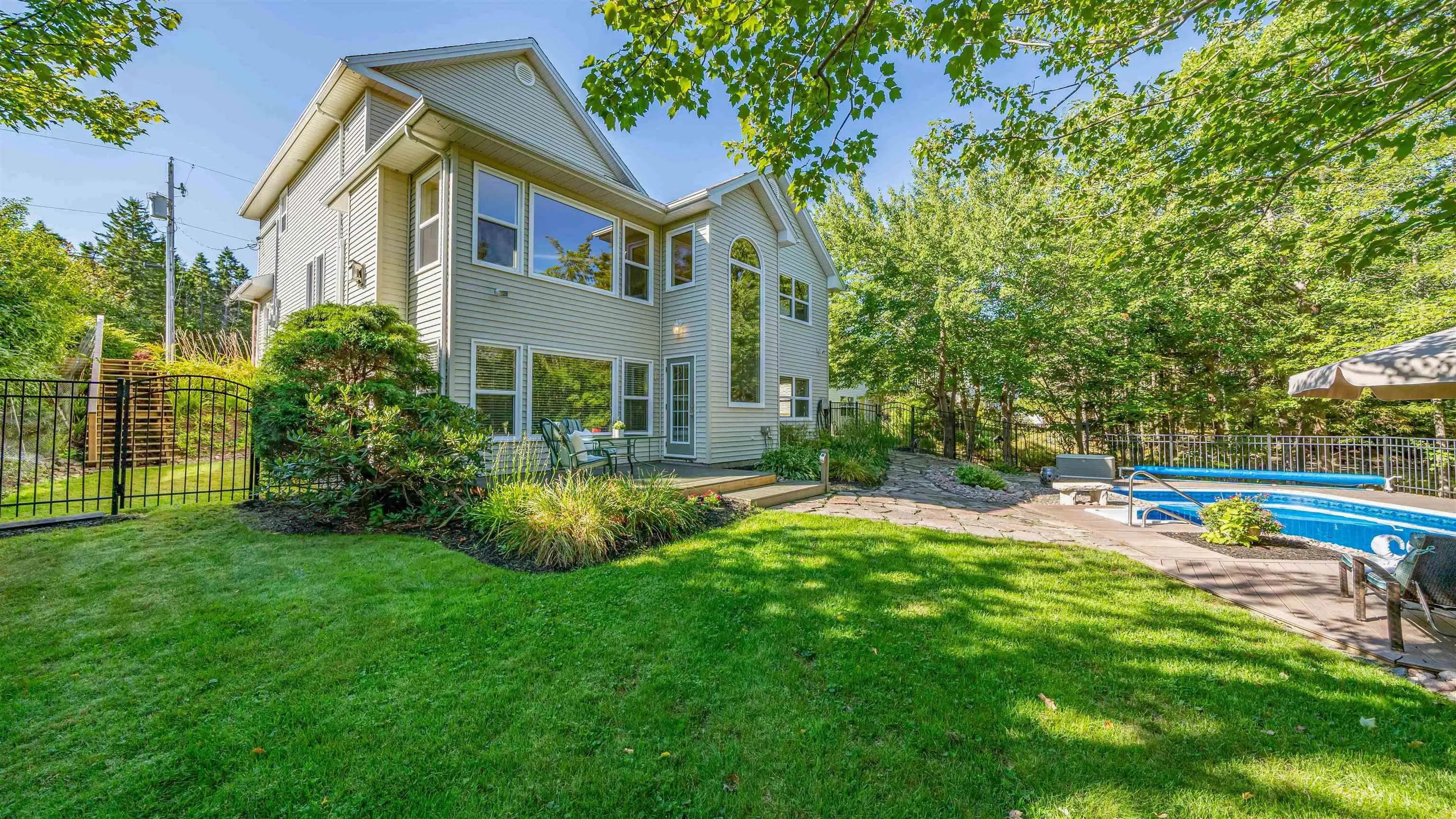 17 Oakley Avenue, Halifax, NS B3M 3G6, 6 Bedrooms Bedrooms, ,4 BathroomsBathrooms,Residential,For Sale,Oakley,202522937