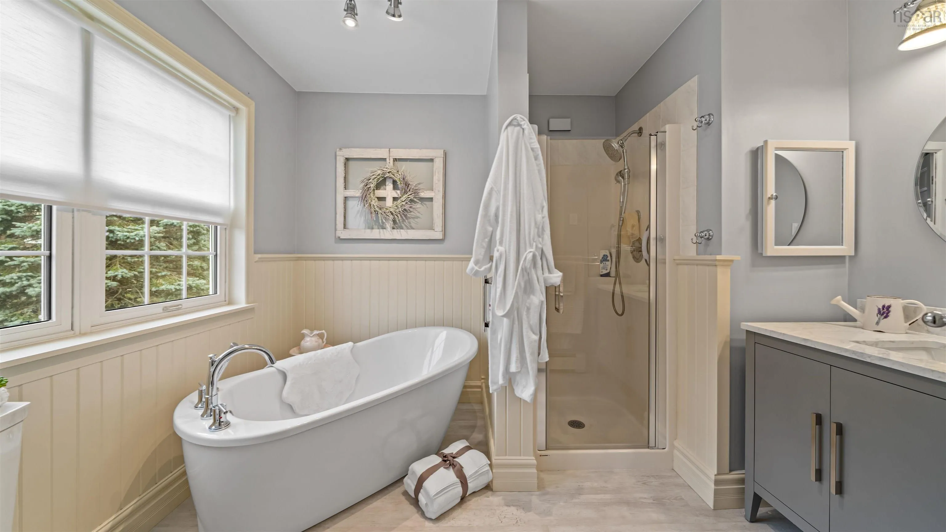 17 Oakley Avenue, Halifax, NS B3M 3G6, 6 Bedrooms Bedrooms, ,4 BathroomsBathrooms,Residential,For Sale,Oakley,202522937