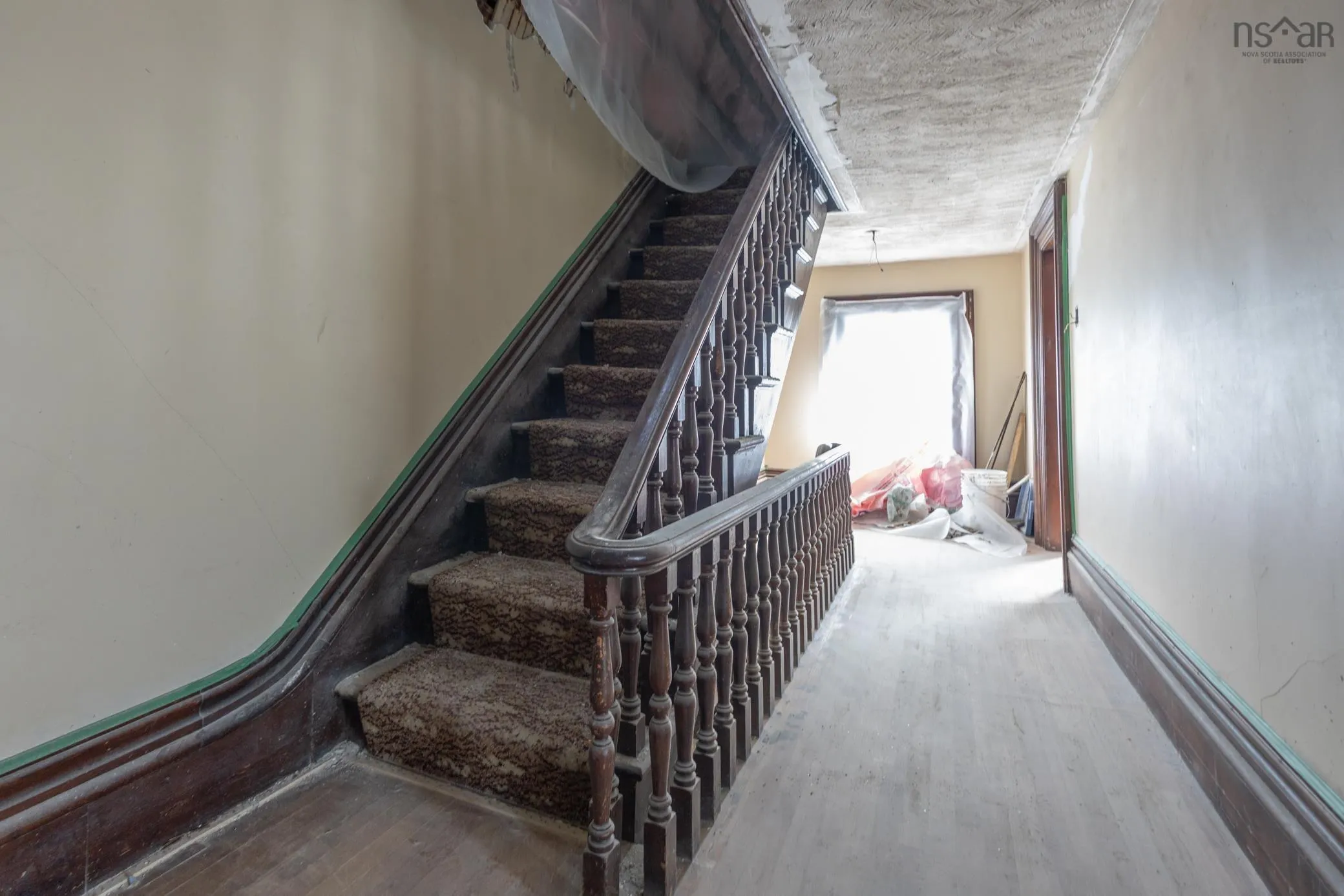 190 Main Street, Yarmouth, NS B5A 1C5, 7 Bedrooms Bedrooms, ,2 BathroomsBathrooms,Residential,For Sale,Main Street,202519196