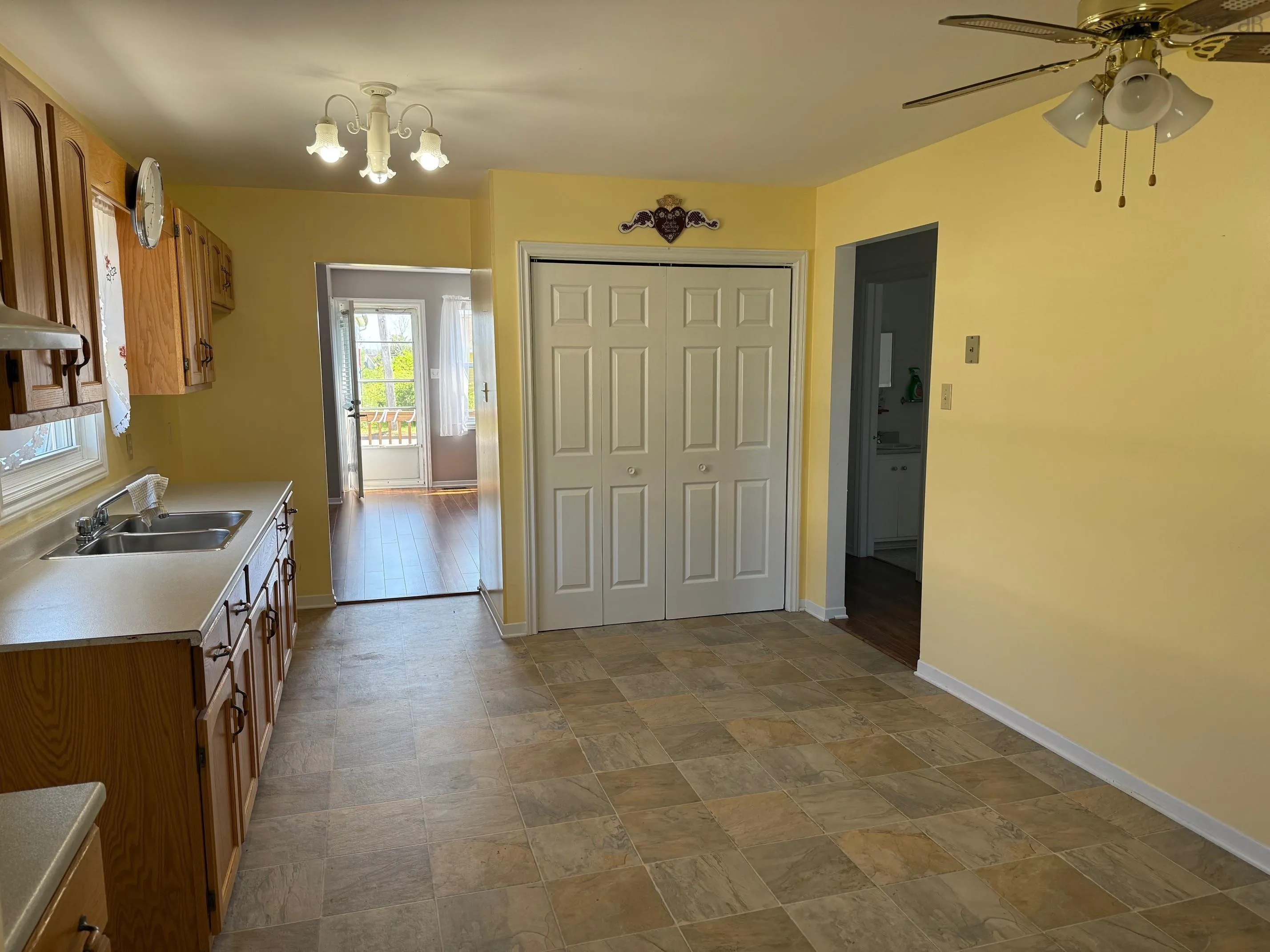 17 Catherine Street, Sydney, NS B1N 2W2, 2 Bedrooms Bedrooms, ,1 BathroomBathrooms,Residential,For Sale,Catherine,202517621