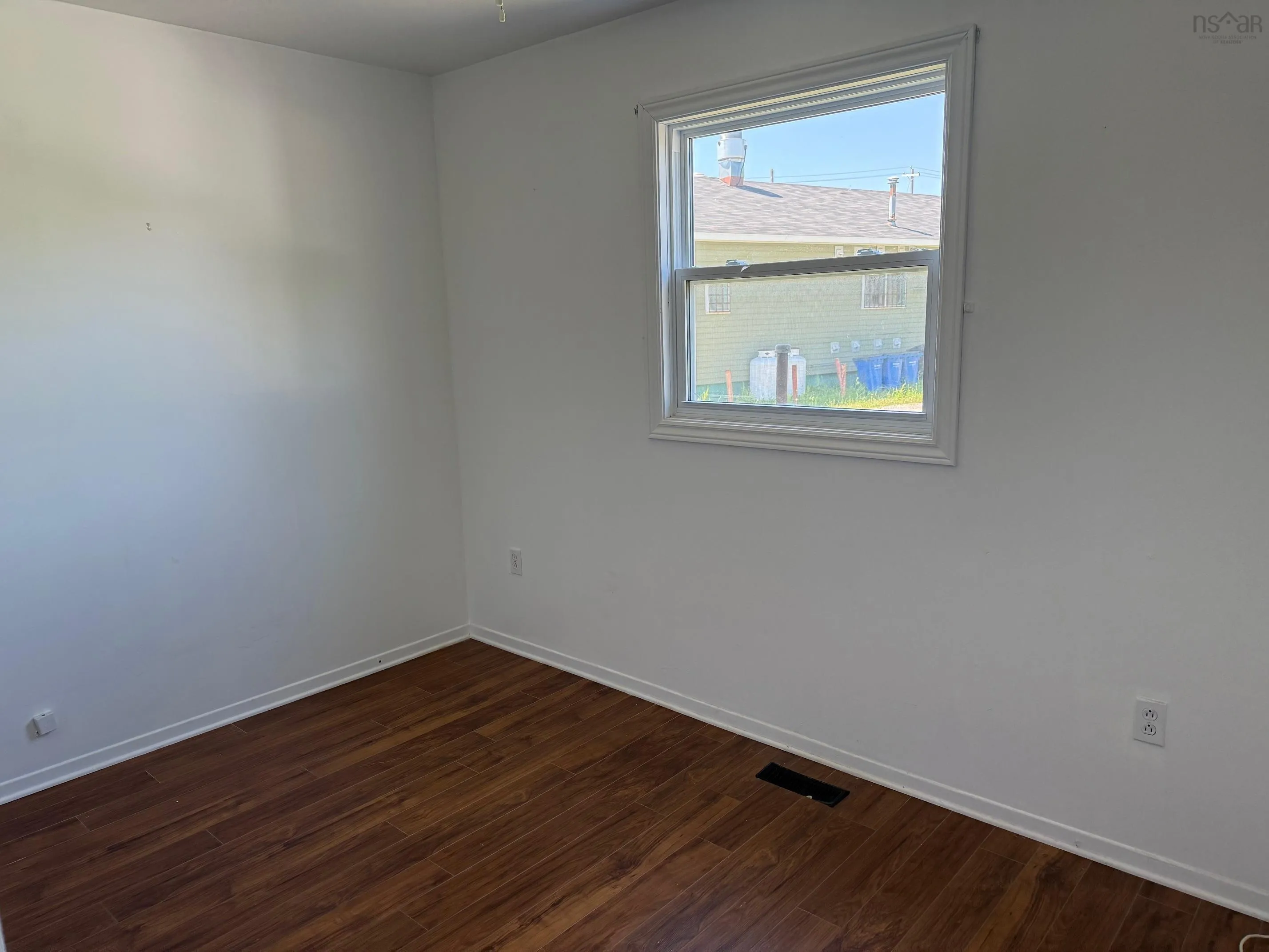17 Catherine Street, Sydney, NS B1N 2W2, 2 Bedrooms Bedrooms, ,1 BathroomBathrooms,Residential,For Sale,Catherine,202517621