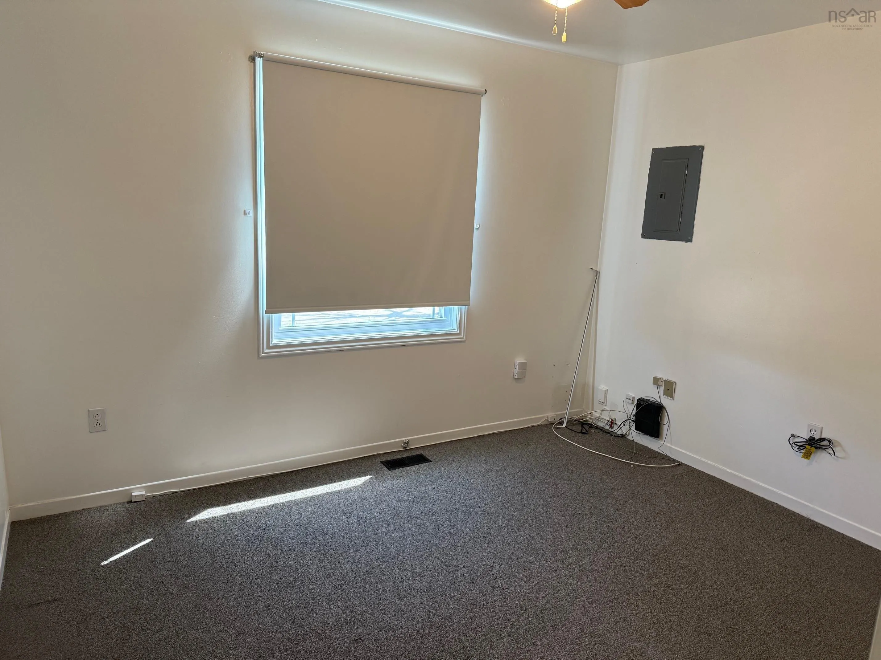 17 Catherine Street, Sydney, NS B1N 2W2, 2 Bedrooms Bedrooms, ,1 BathroomBathrooms,Residential,For Sale,Catherine,202517621
