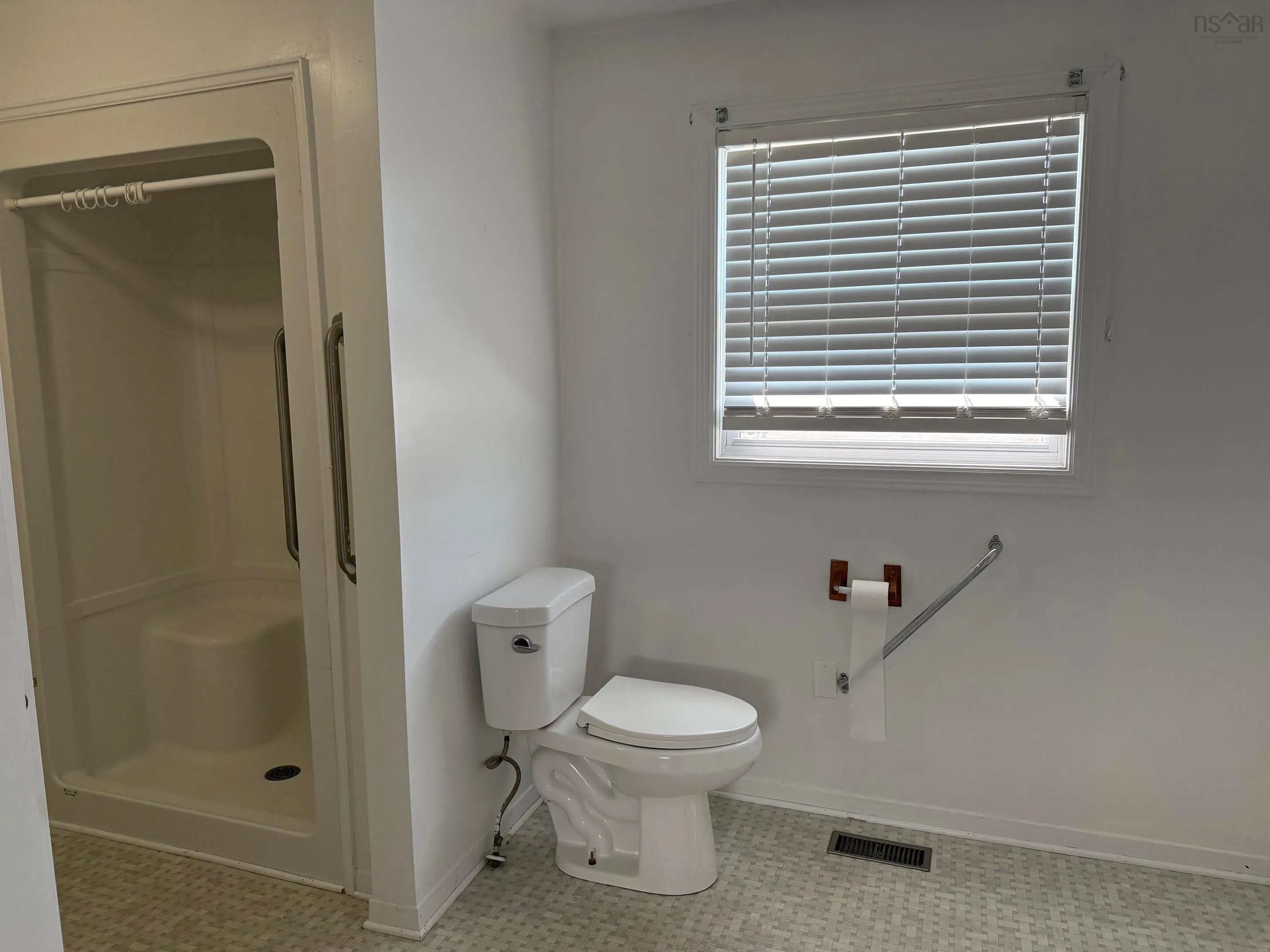 17 Catherine Street, Sydney, NS B1N 2W2, 2 Bedrooms Bedrooms, ,1 BathroomBathrooms,Residential,For Sale,Catherine,202517621