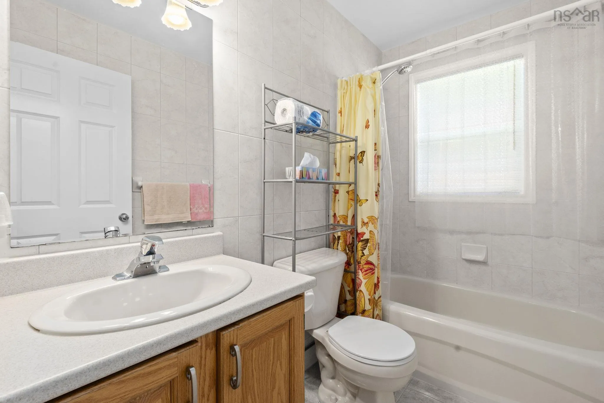 152 Roxbury Crescent, Halifax, NS B3M 4T1, 4 Bedrooms Bedrooms, ,3 BathroomsBathrooms,Residential,For Sale,Roxbury,202521887