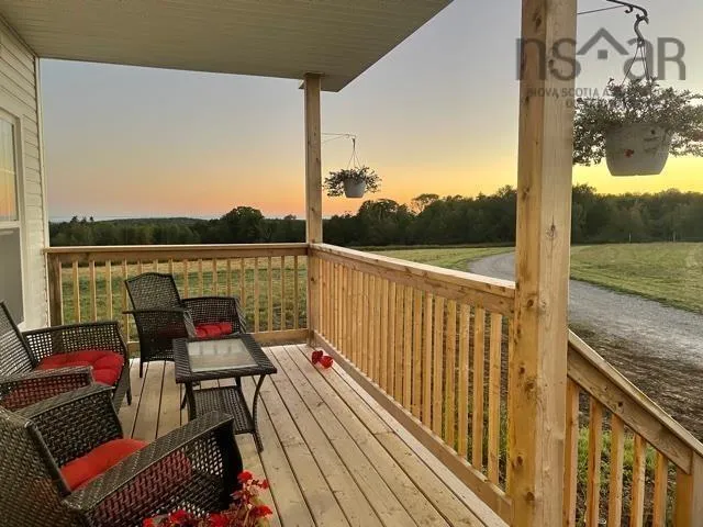 663 Cross 3 Road, Mount Uniacke, NS B0N 1Z0, 3 Bedrooms Bedrooms, ,2 BathroomsBathrooms,Residential,For Sale,Cross 3,202512184