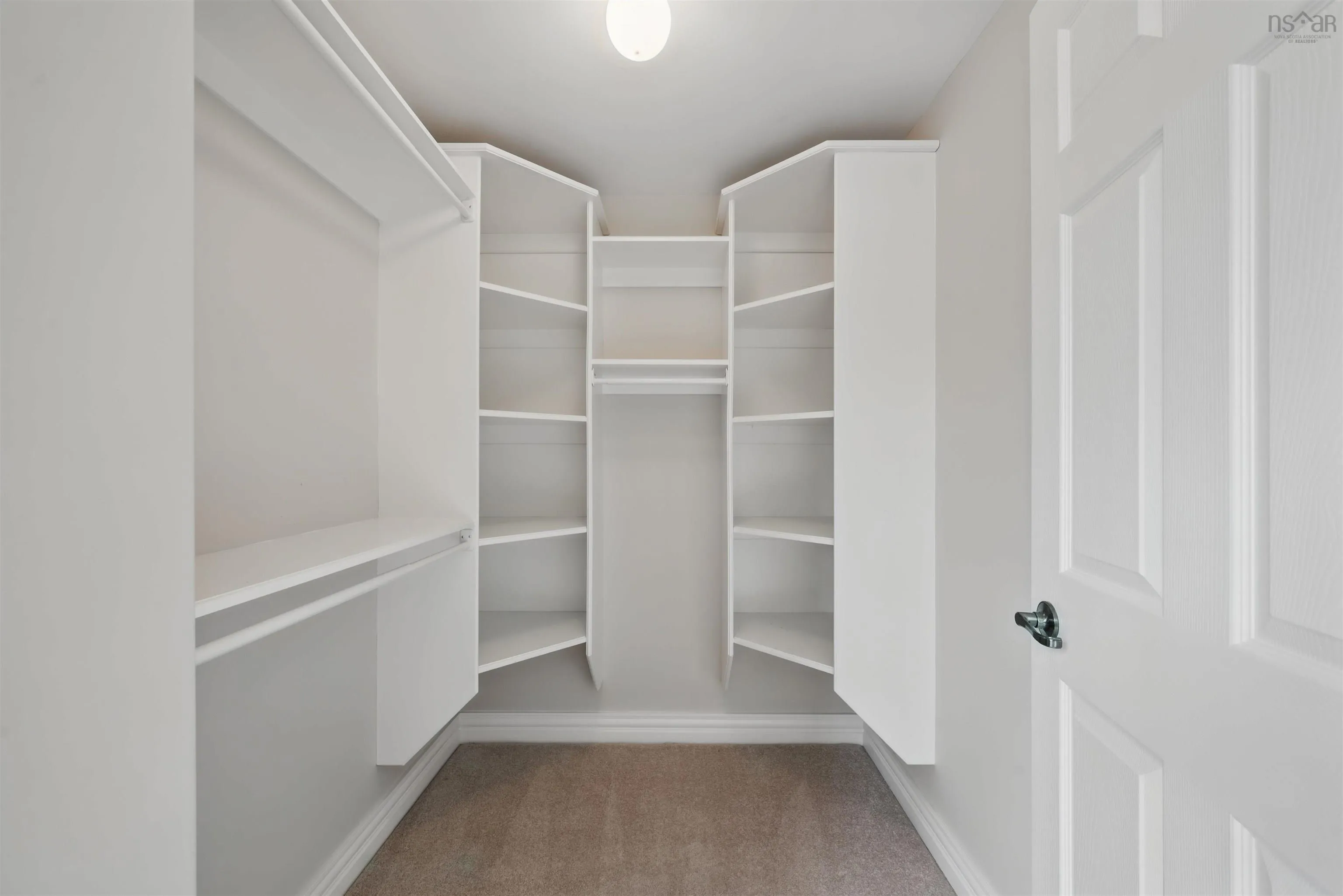 305-476 Main Street, Mahone Bay, NS B0J 2E0, 2 Bedrooms Bedrooms, ,2 BathroomsBathrooms,Residential,For Sale,Main,202511952