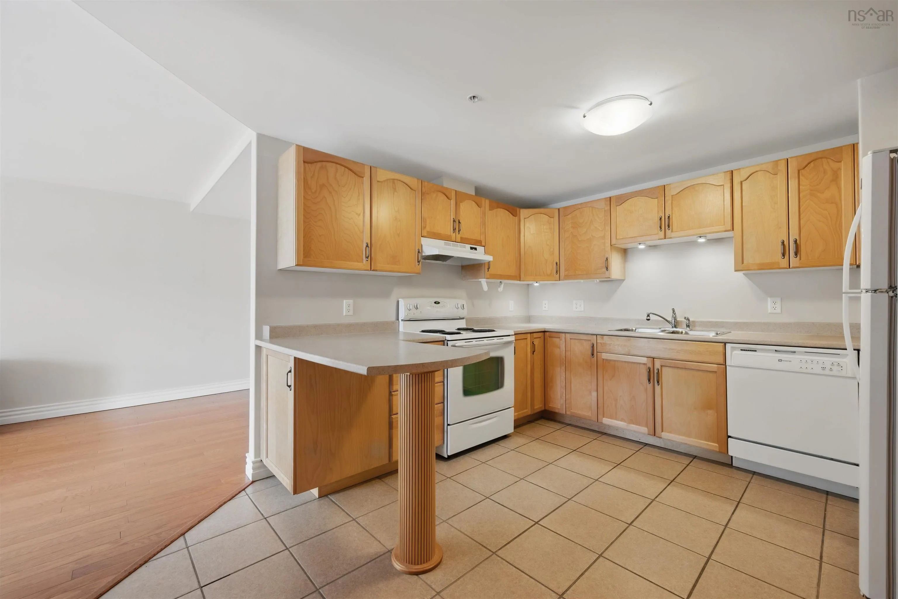 305-476 Main Street, Mahone Bay, NS B0J 2E0, 2 Bedrooms Bedrooms, ,2 BathroomsBathrooms,Residential,For Sale,Main,202511952