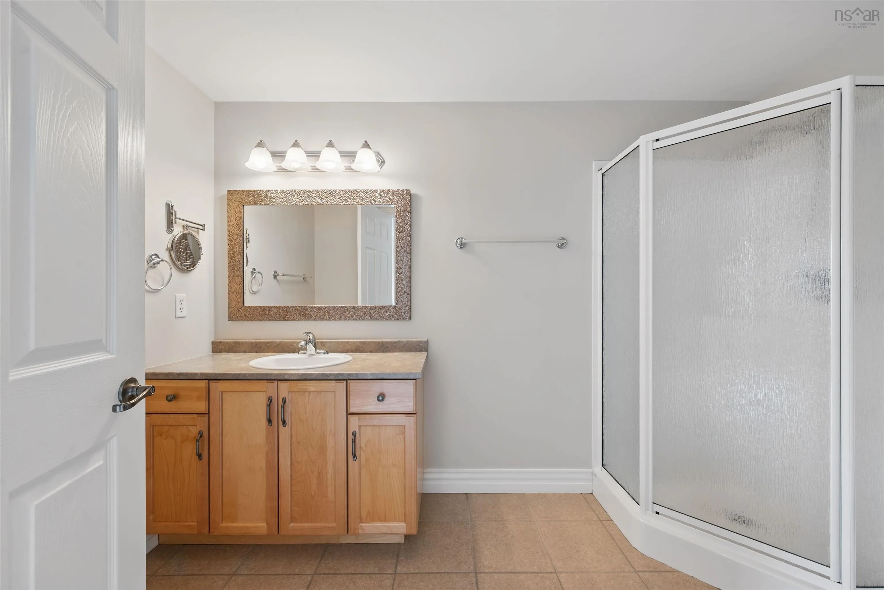 305-476 Main Street, Mahone Bay, NS B0J 2E0, 2 Bedrooms Bedrooms, ,2 BathroomsBathrooms,Residential,For Sale,Main,202511952